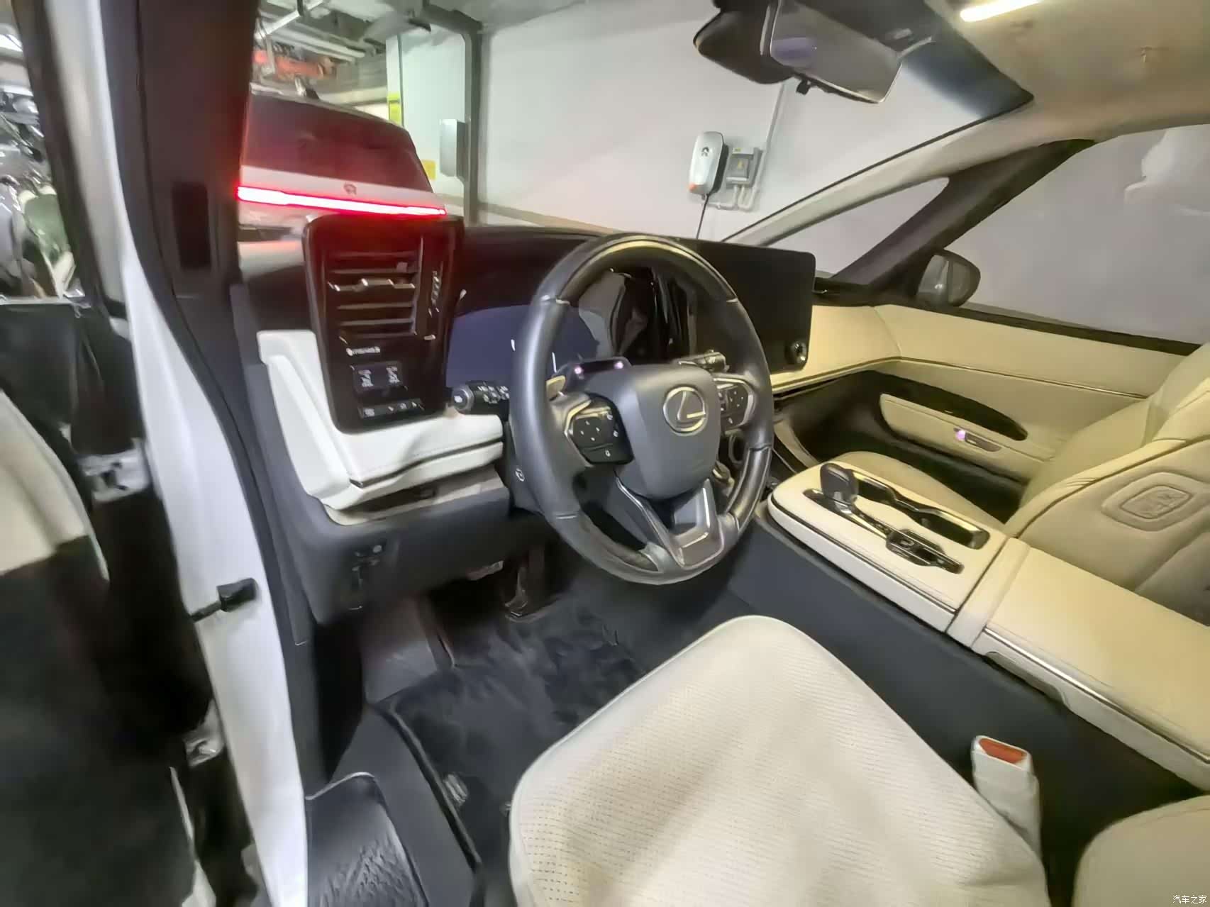 Lexus LM, 2024 8