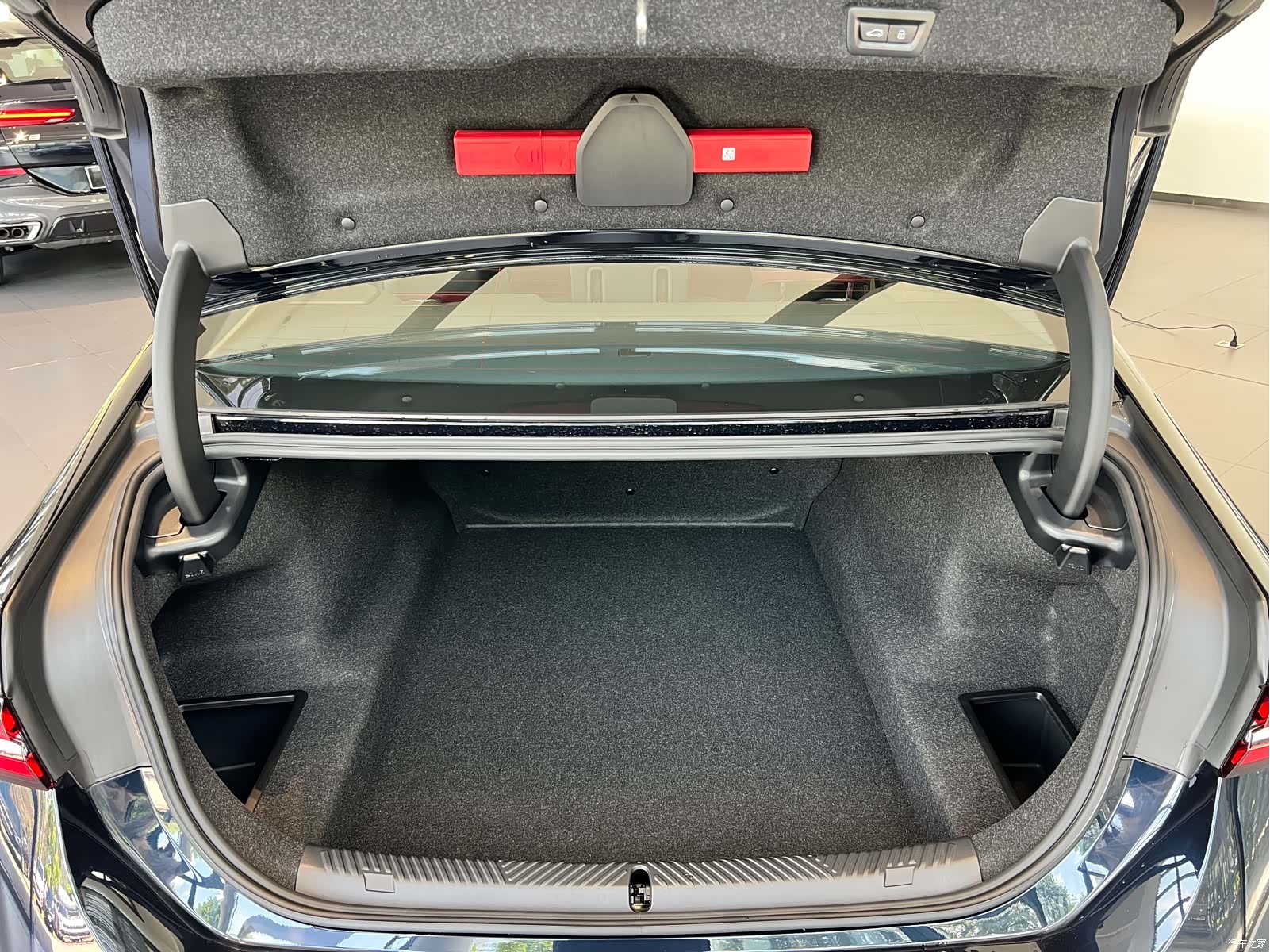 BMW 5 Series, 2025 11