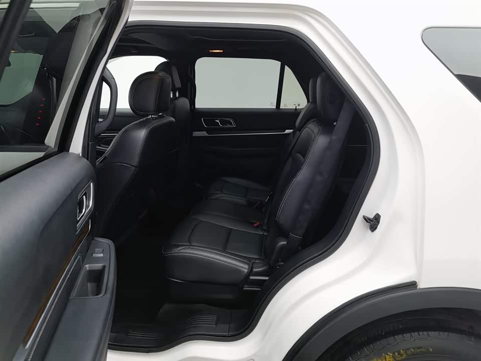 Ford Explorer Ford Explorer