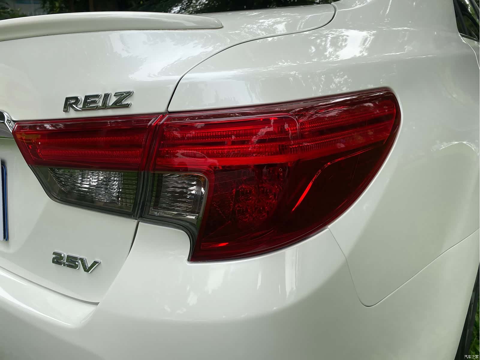 Toyota 2.5V, 2016 23