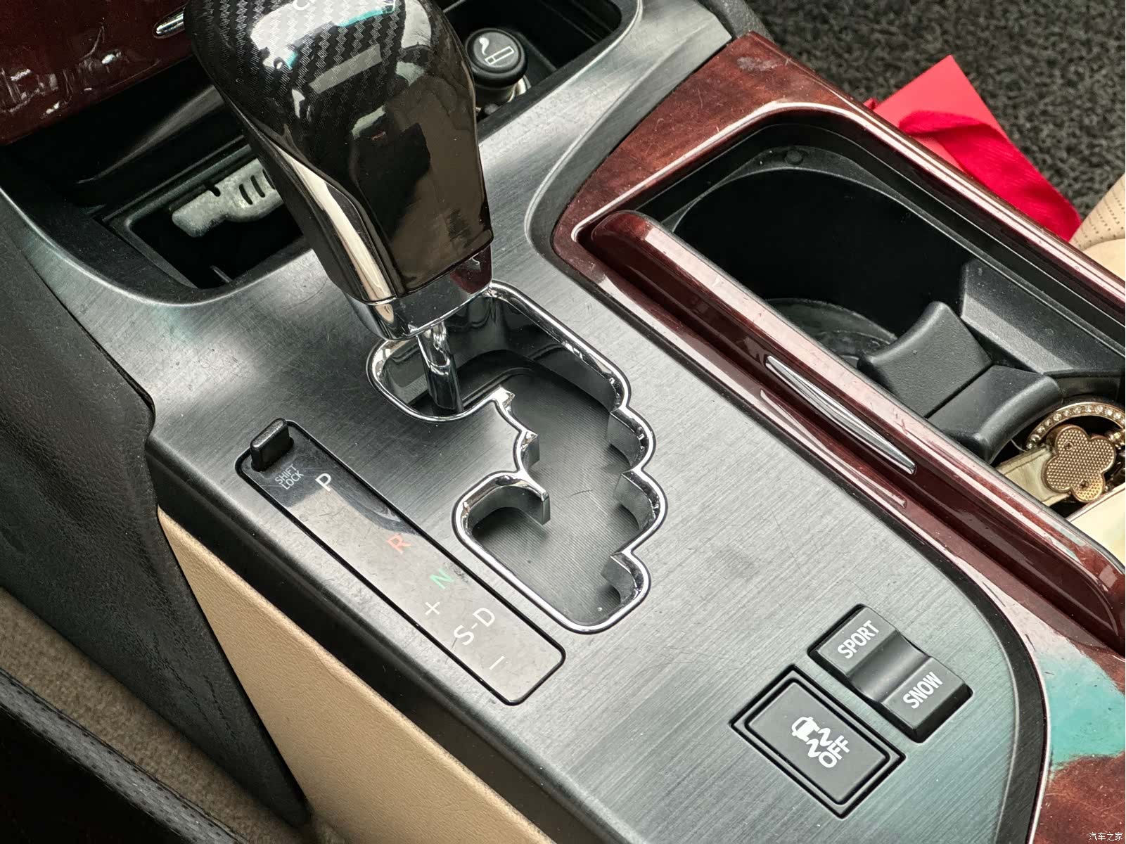 Toyota Crown, 2012 16