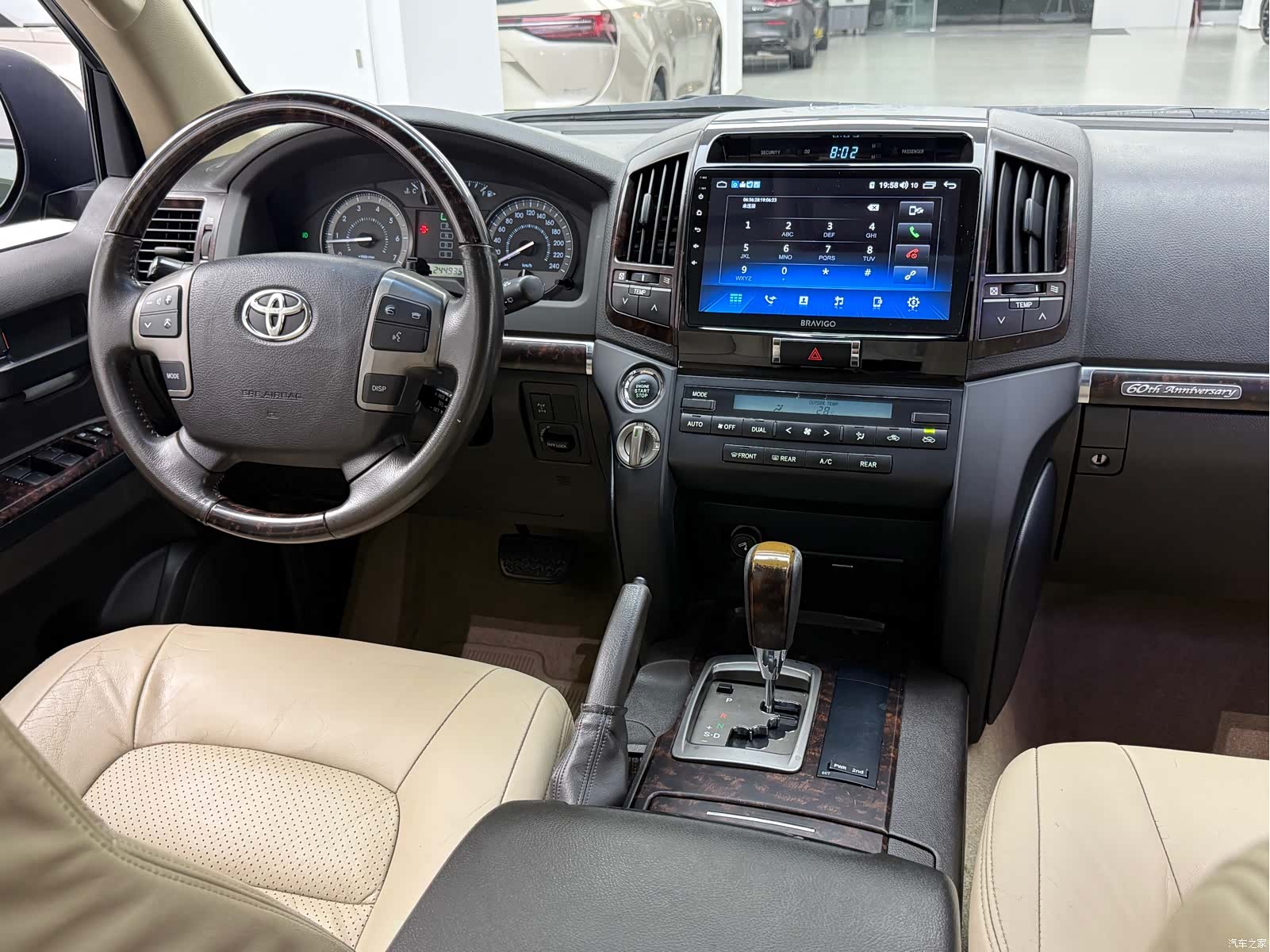 Toyota Land Cruiser, 2011 4