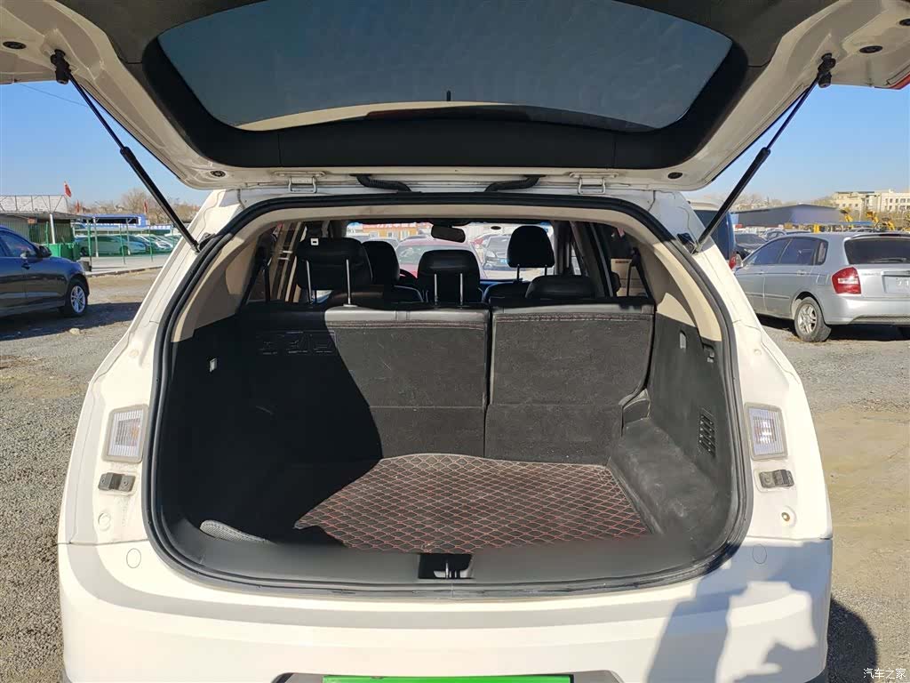Wuling 560, 2017 16