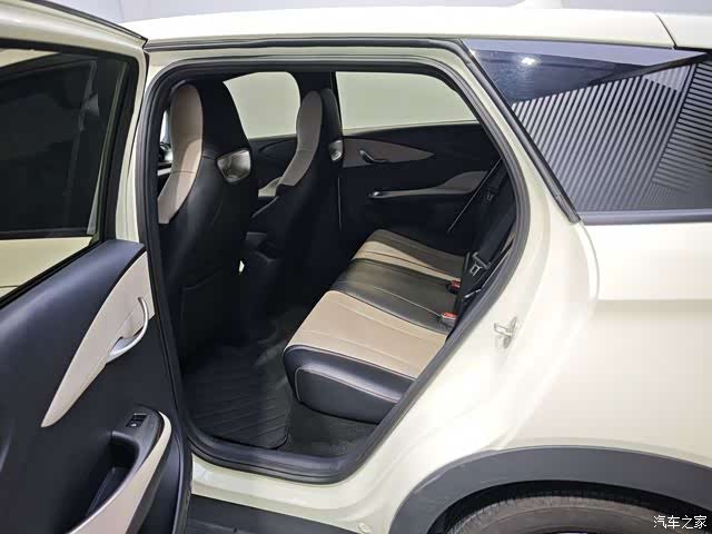 BYD Dolphin, 2024 17