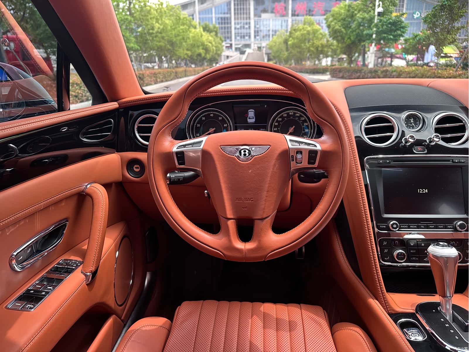 Bentley Flying Spur, 2019 22