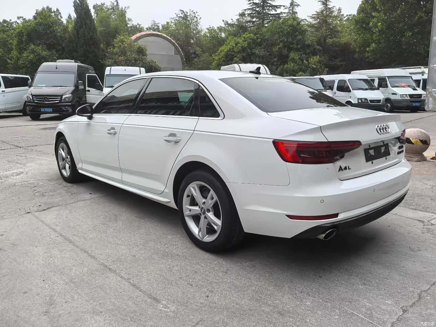 Audi A4L, 2017 7