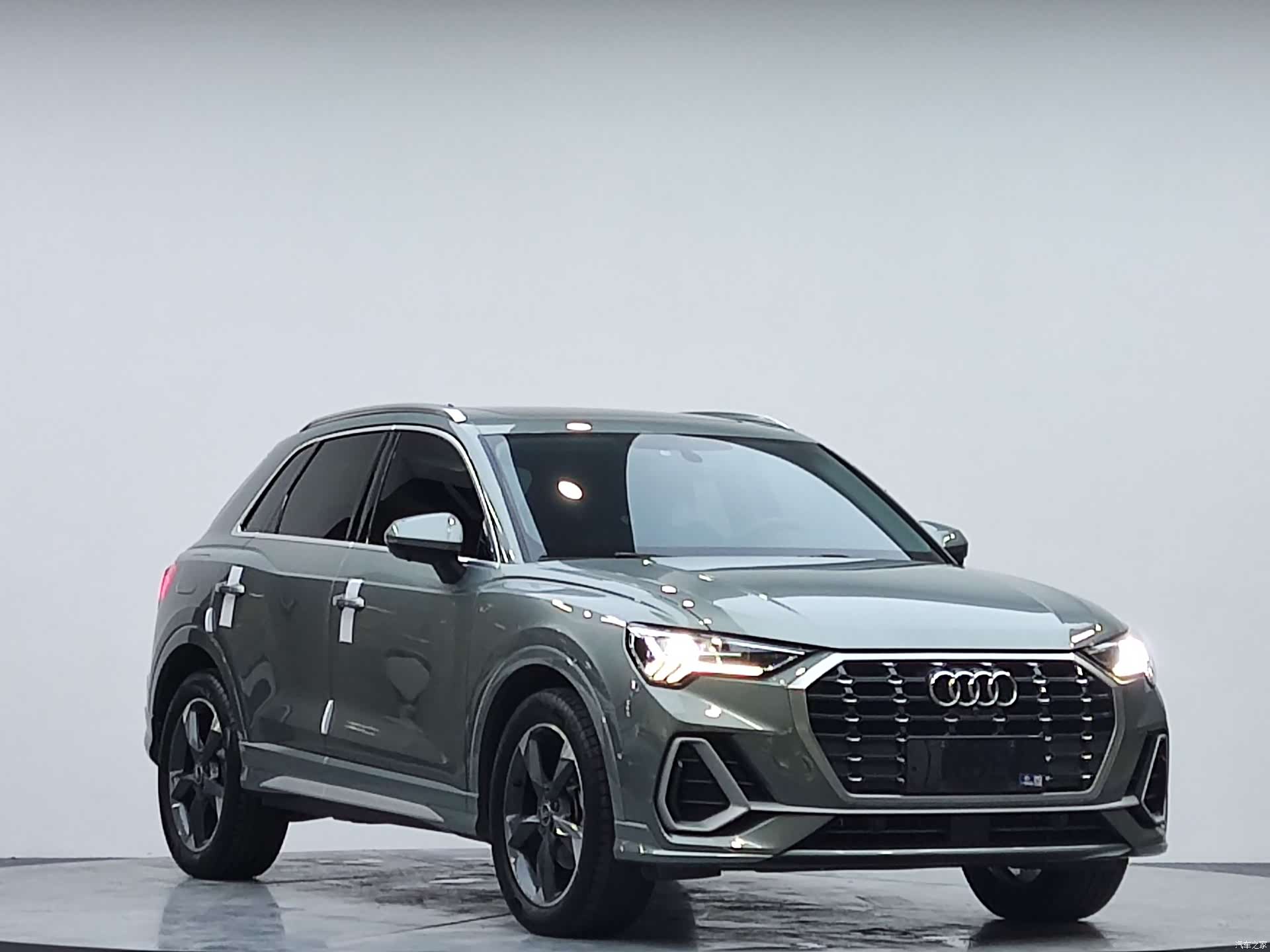 Audi Q3, 2022 4