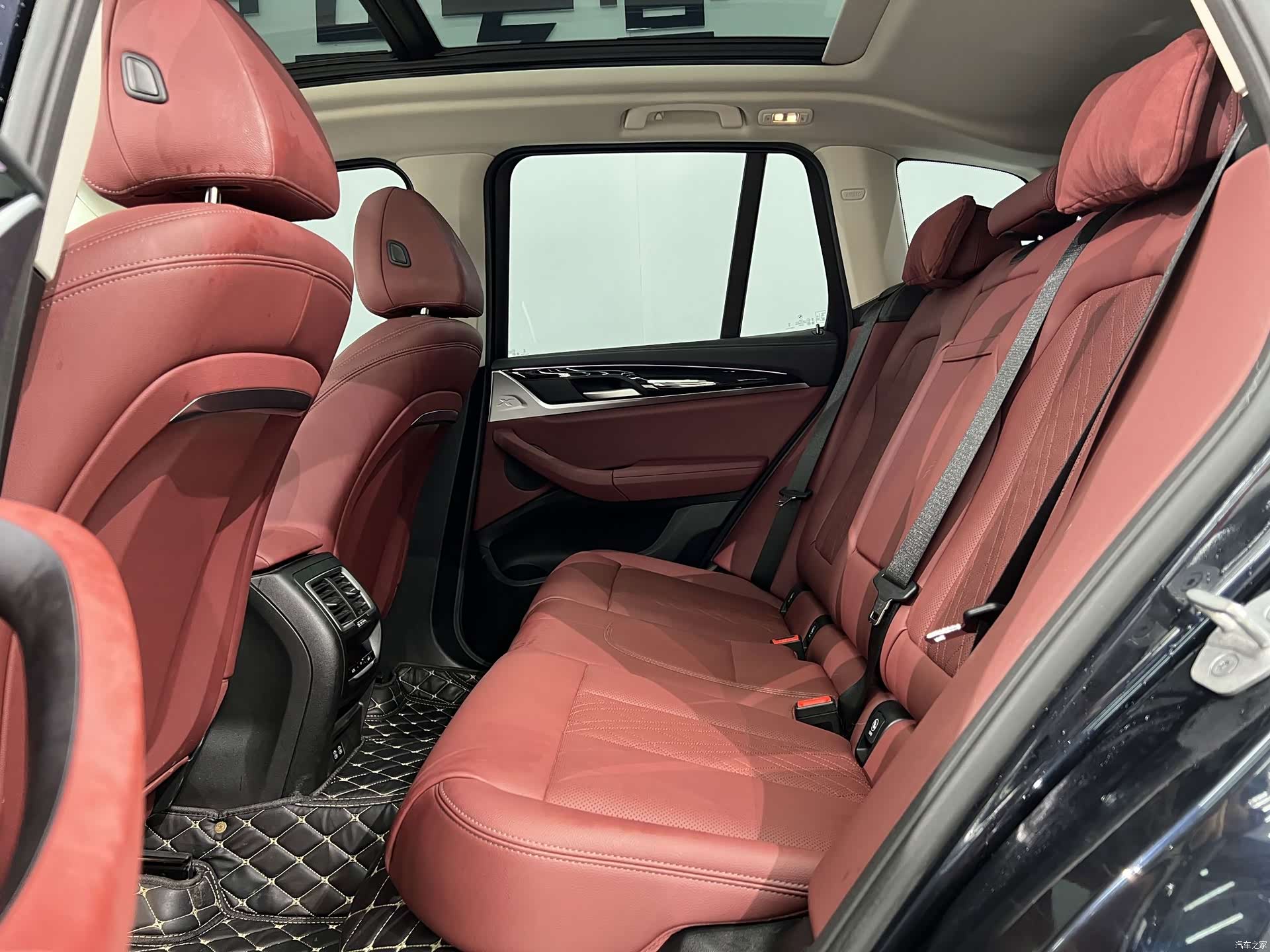 BMW iX3, 2024 7