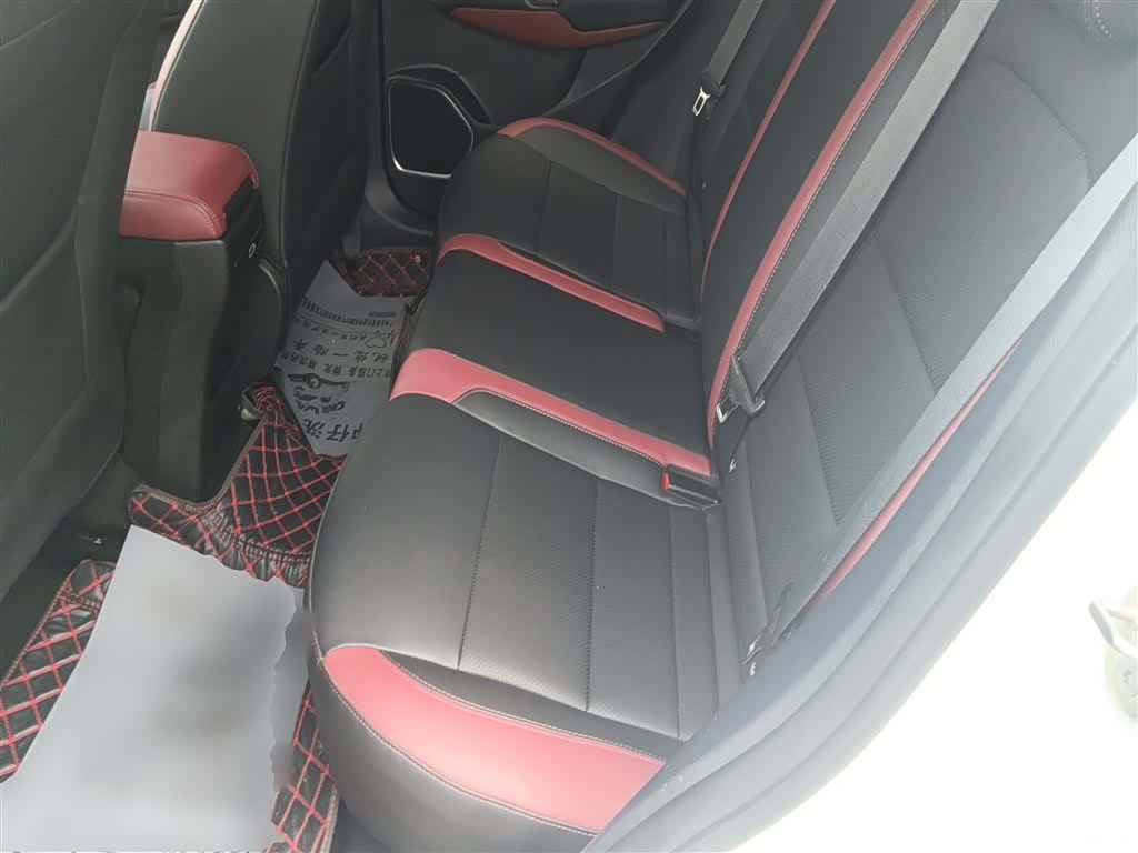 Geely Coolray, 2022 12