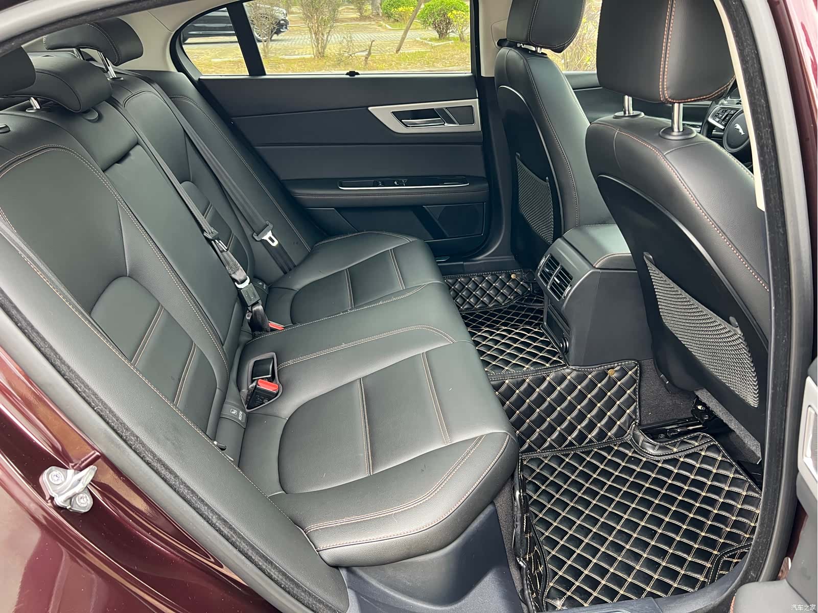 Land Rover XEL, 2019 16