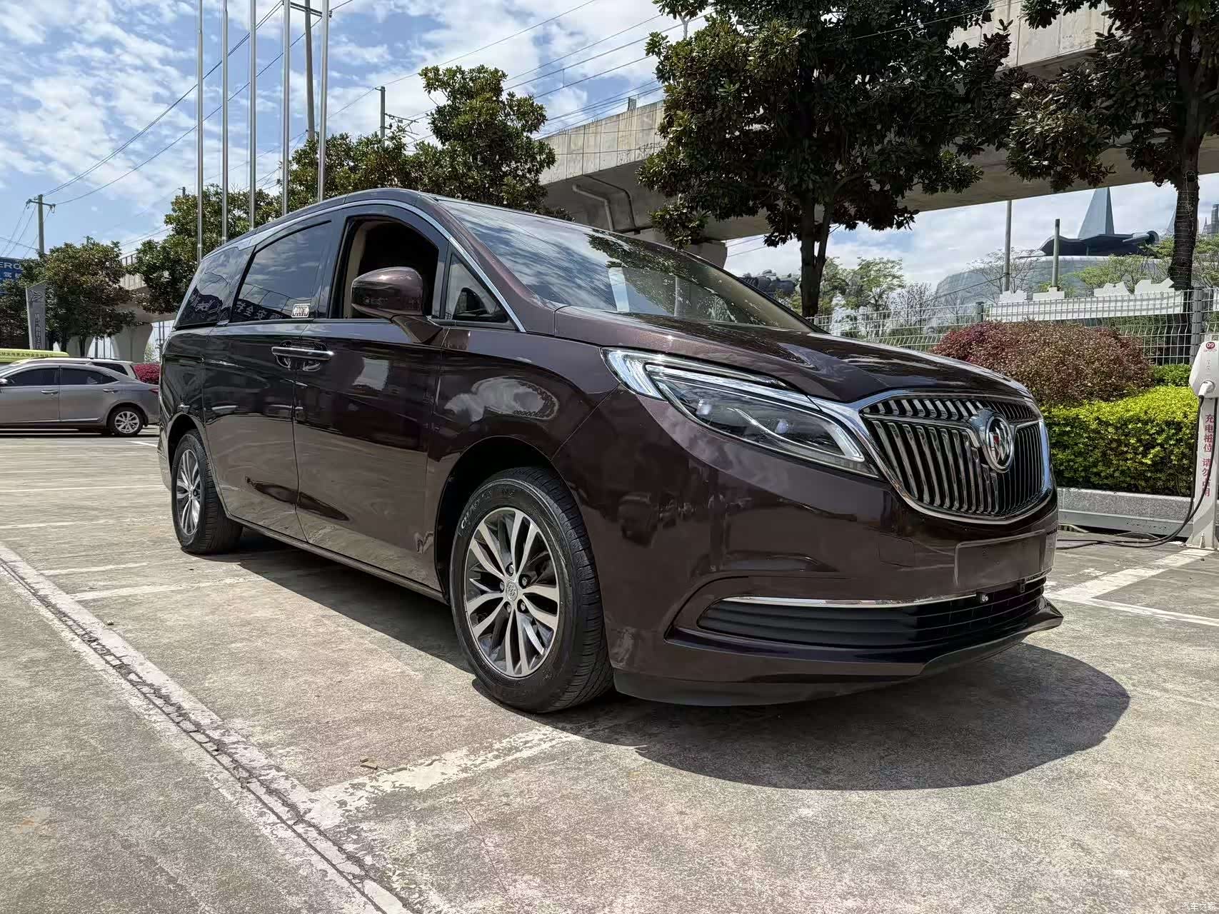 Buick GL8, 2018 3