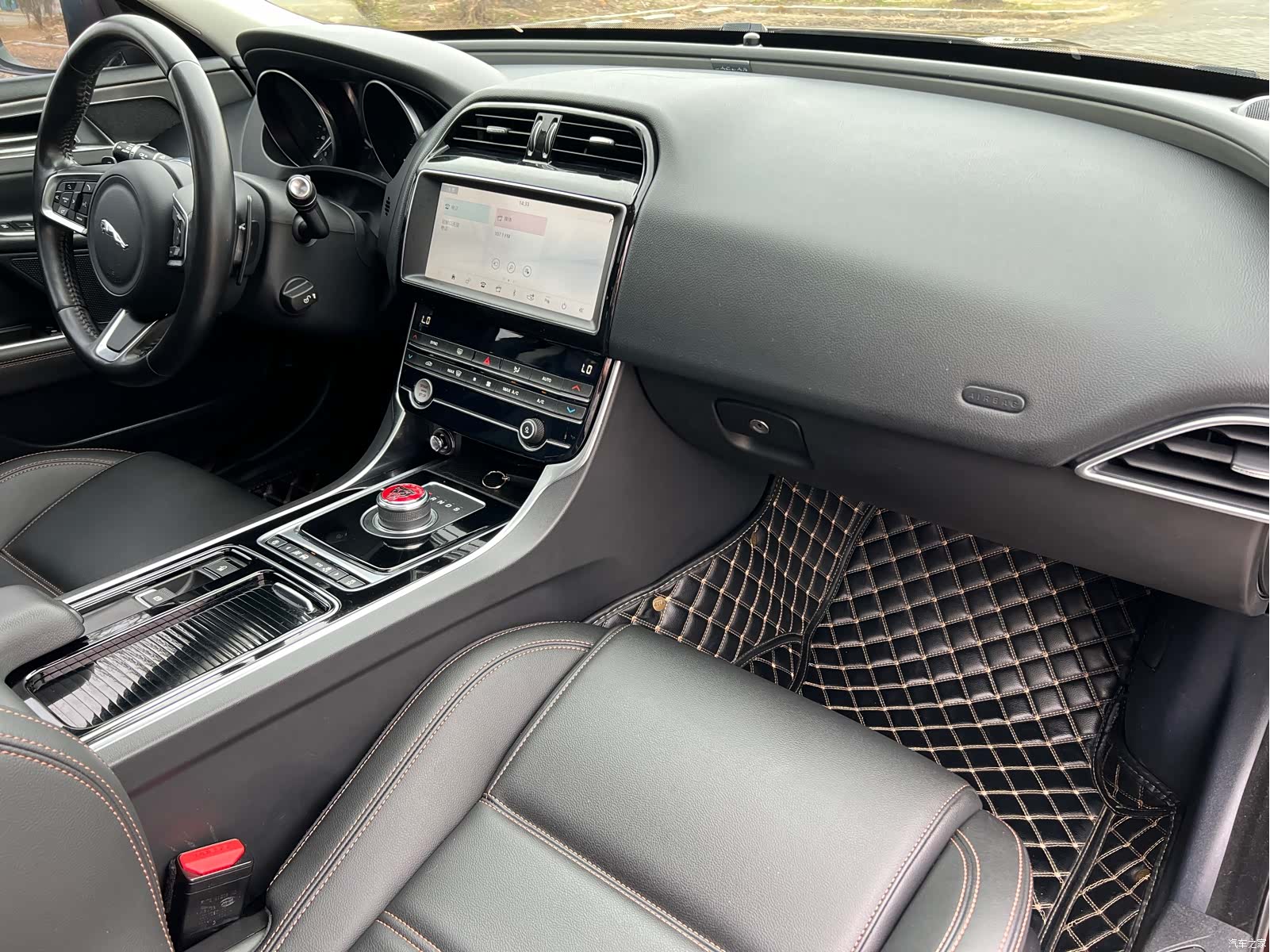 Land Rover XEL, 2019 18