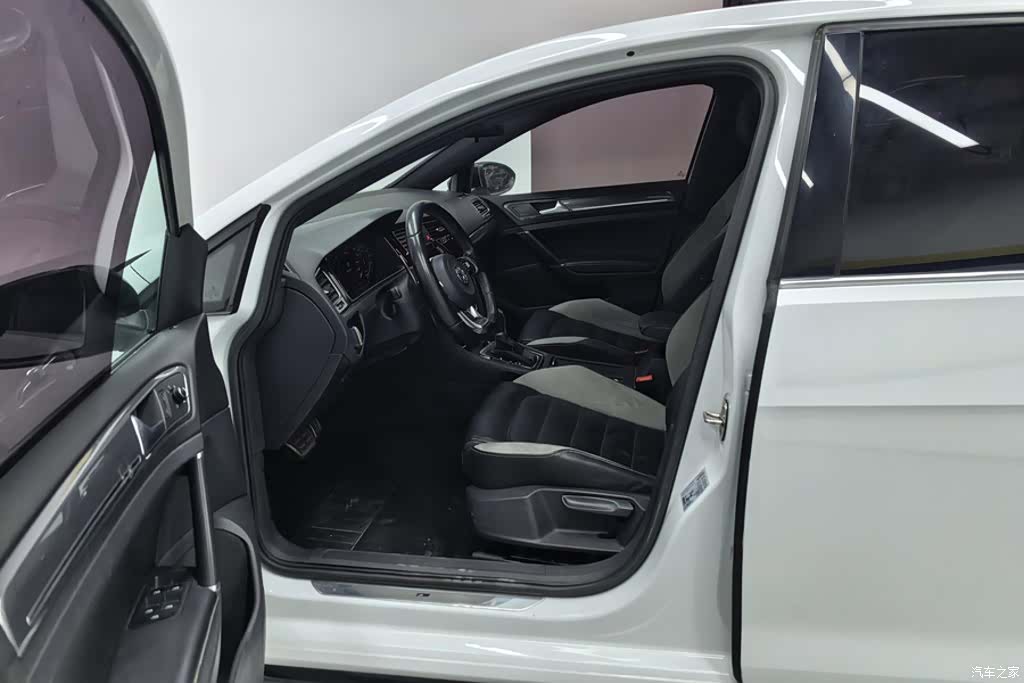 Volkswagen Golf, 2020 9