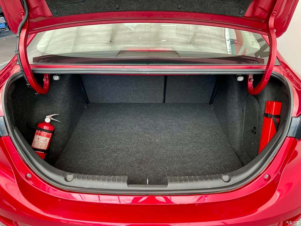 Mazda Mazda3, 2018 16