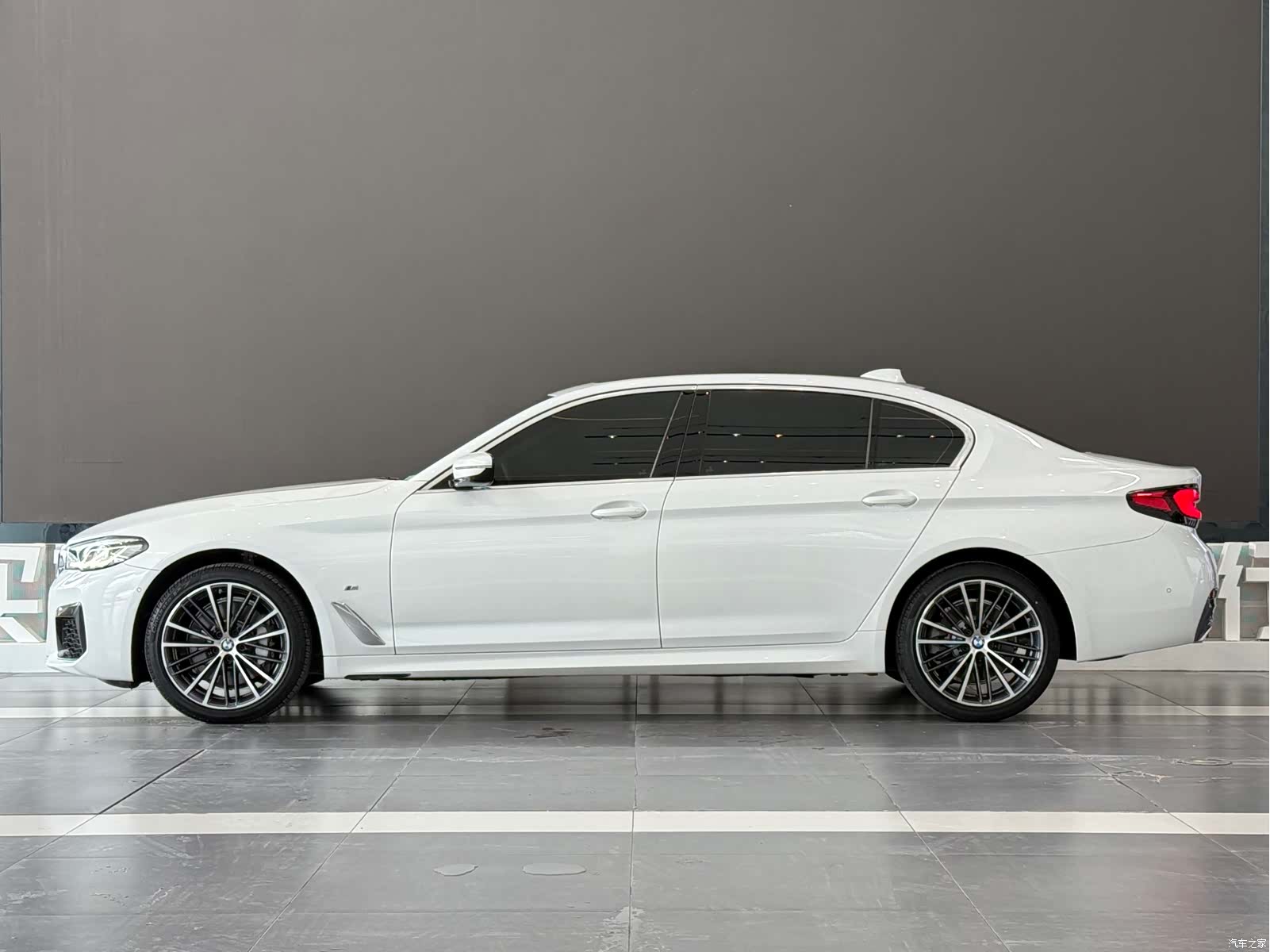 BMW 5 Series, 2021 4