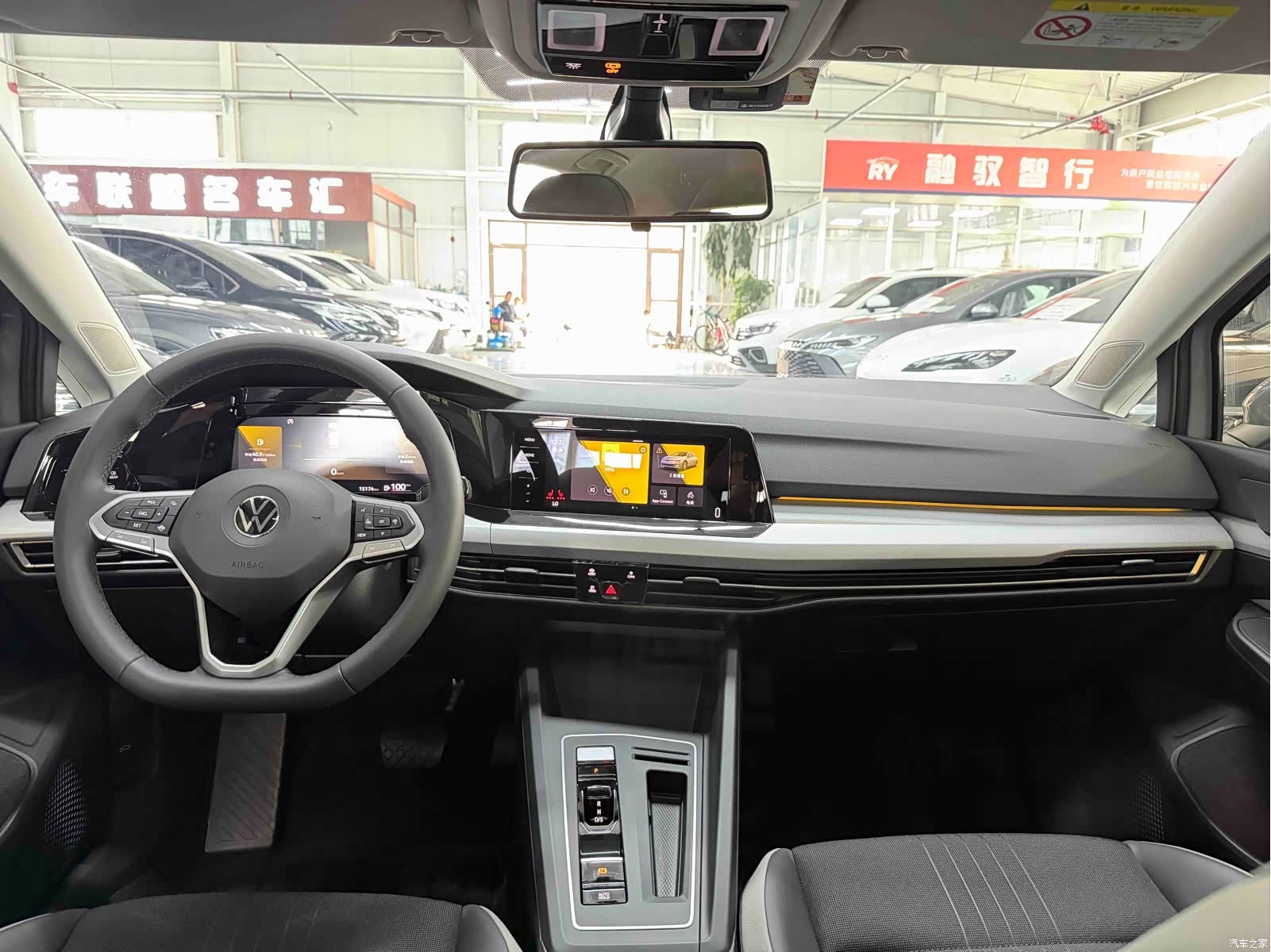 Volkswagen Golf, 2023 14