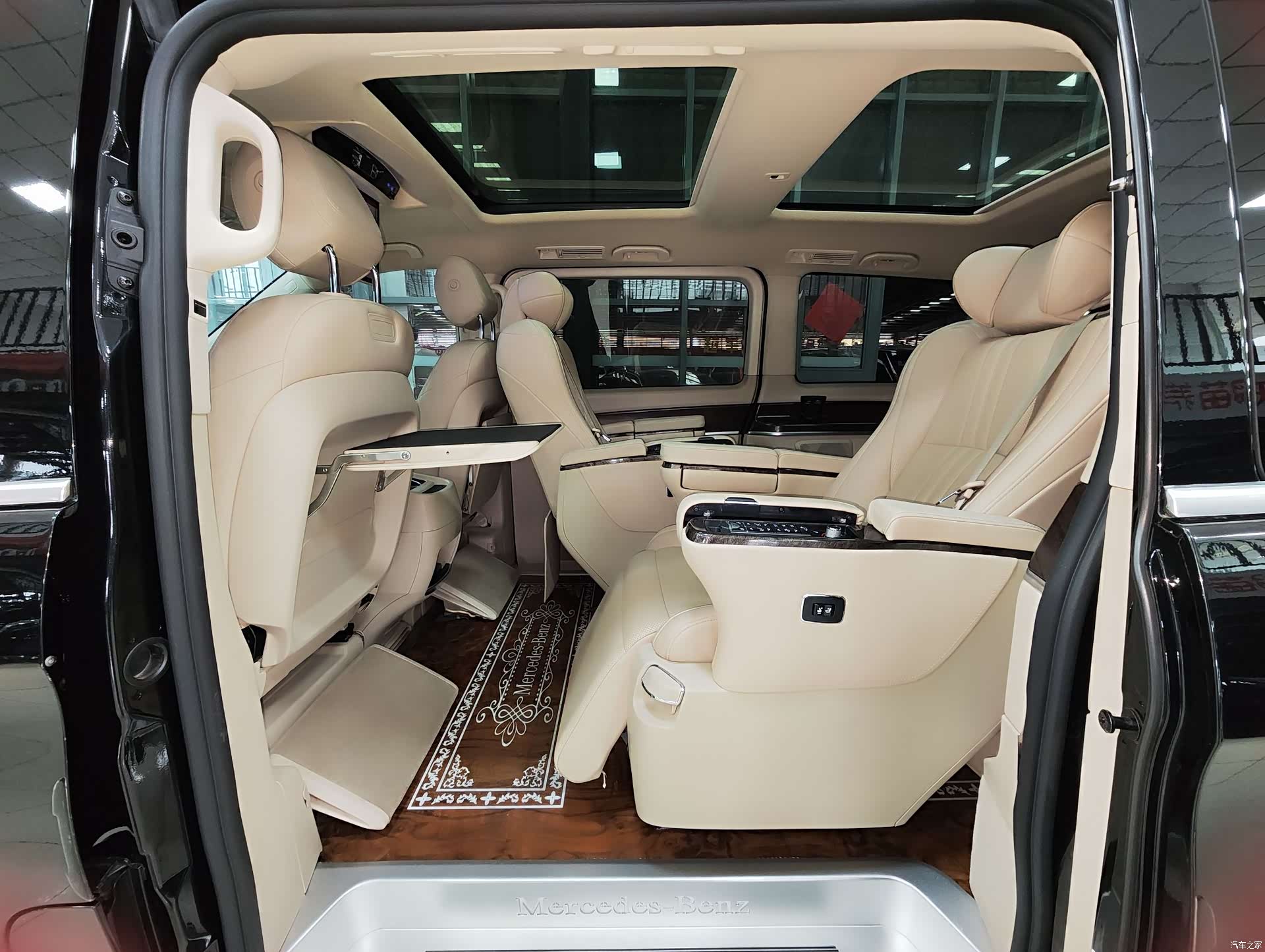 Mercedes-Benz V-Class, 2021 9
