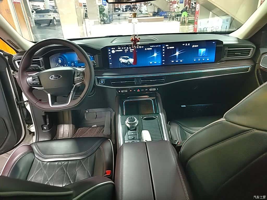 Ford Explorer, 2024 10