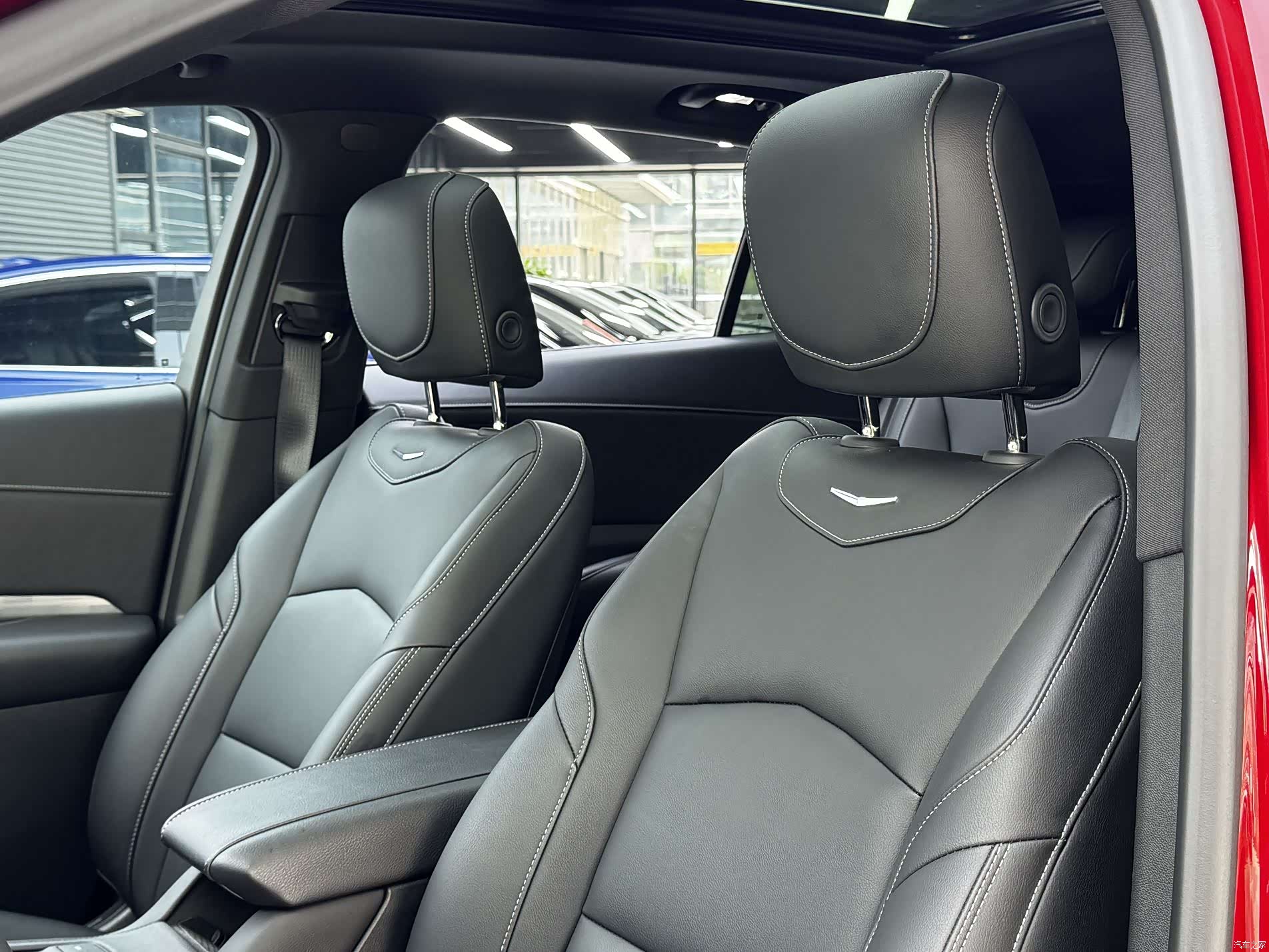 Cadillac XT4, 2025 7