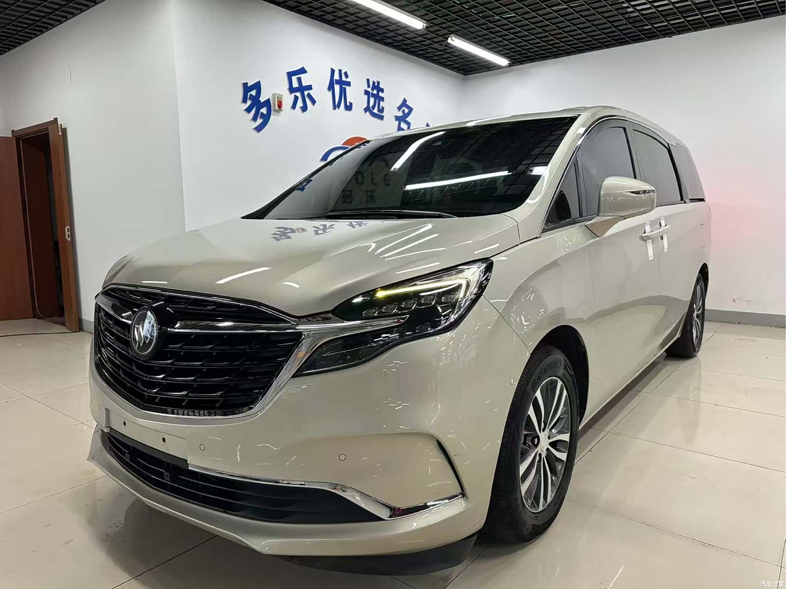 Buick GL8, 2021 1