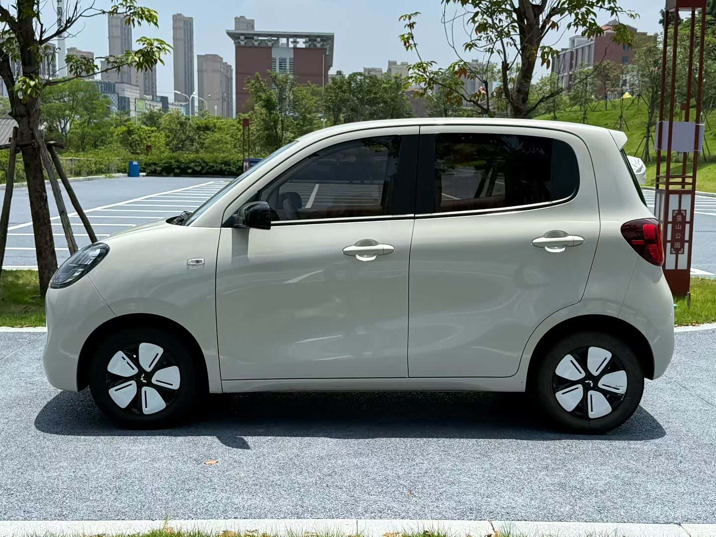 Wuling MINIEV, 2025 8