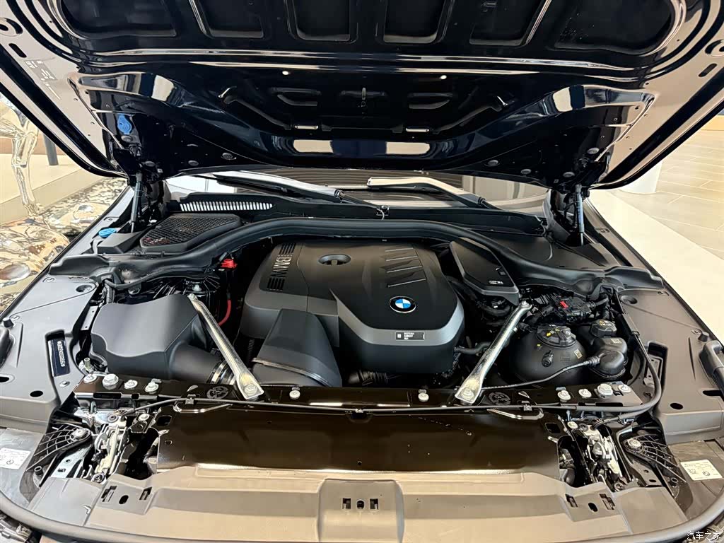 BMW 5 Series, 2025 16