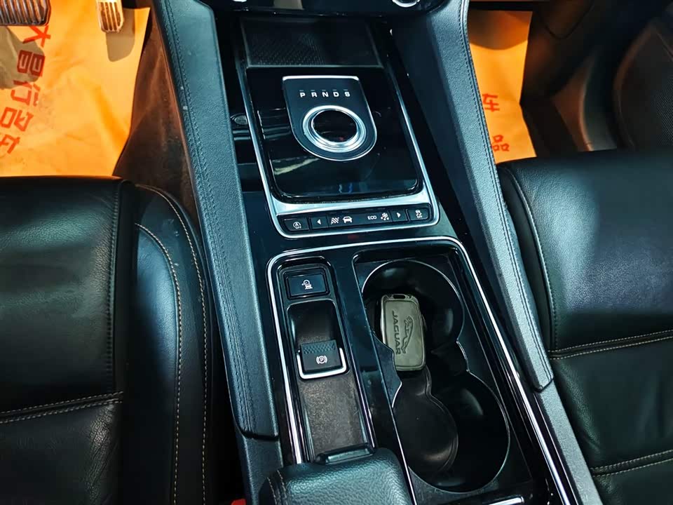 Jaguar F-PACE Jaguar F-PACE