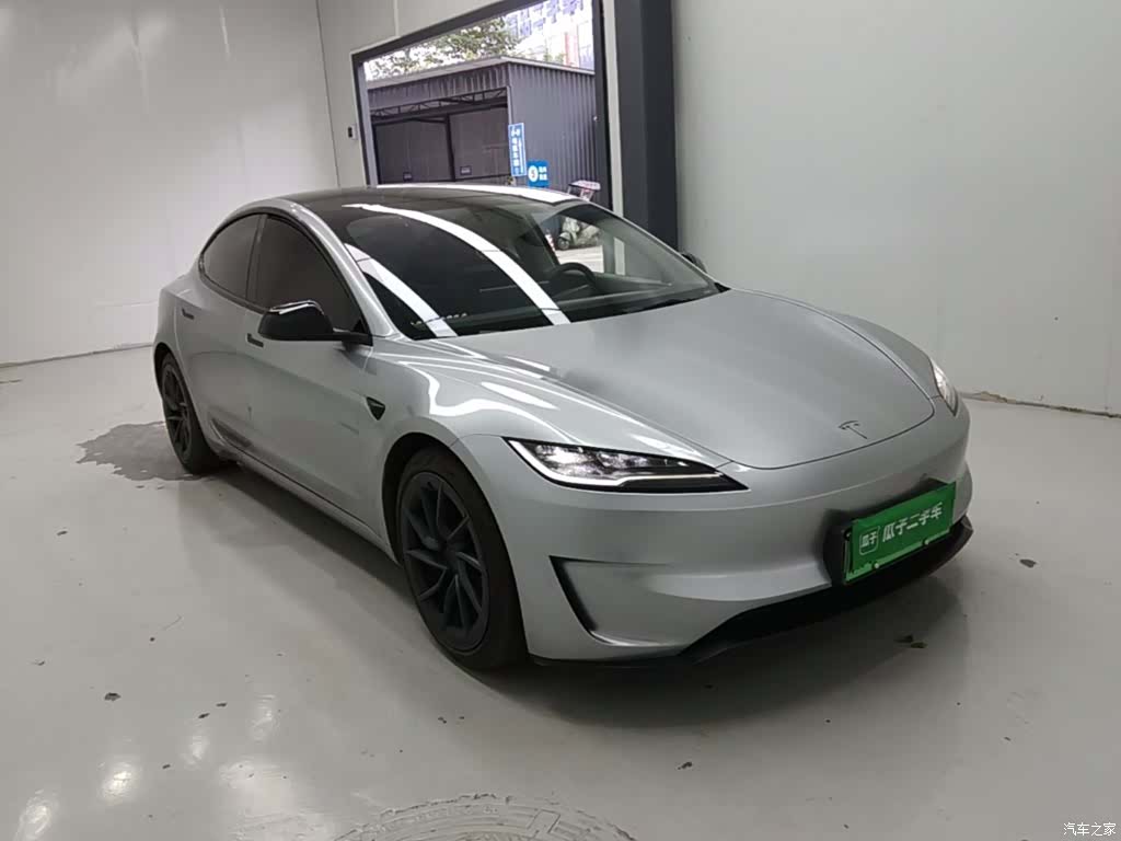 Tesla Model 3, 2024 4