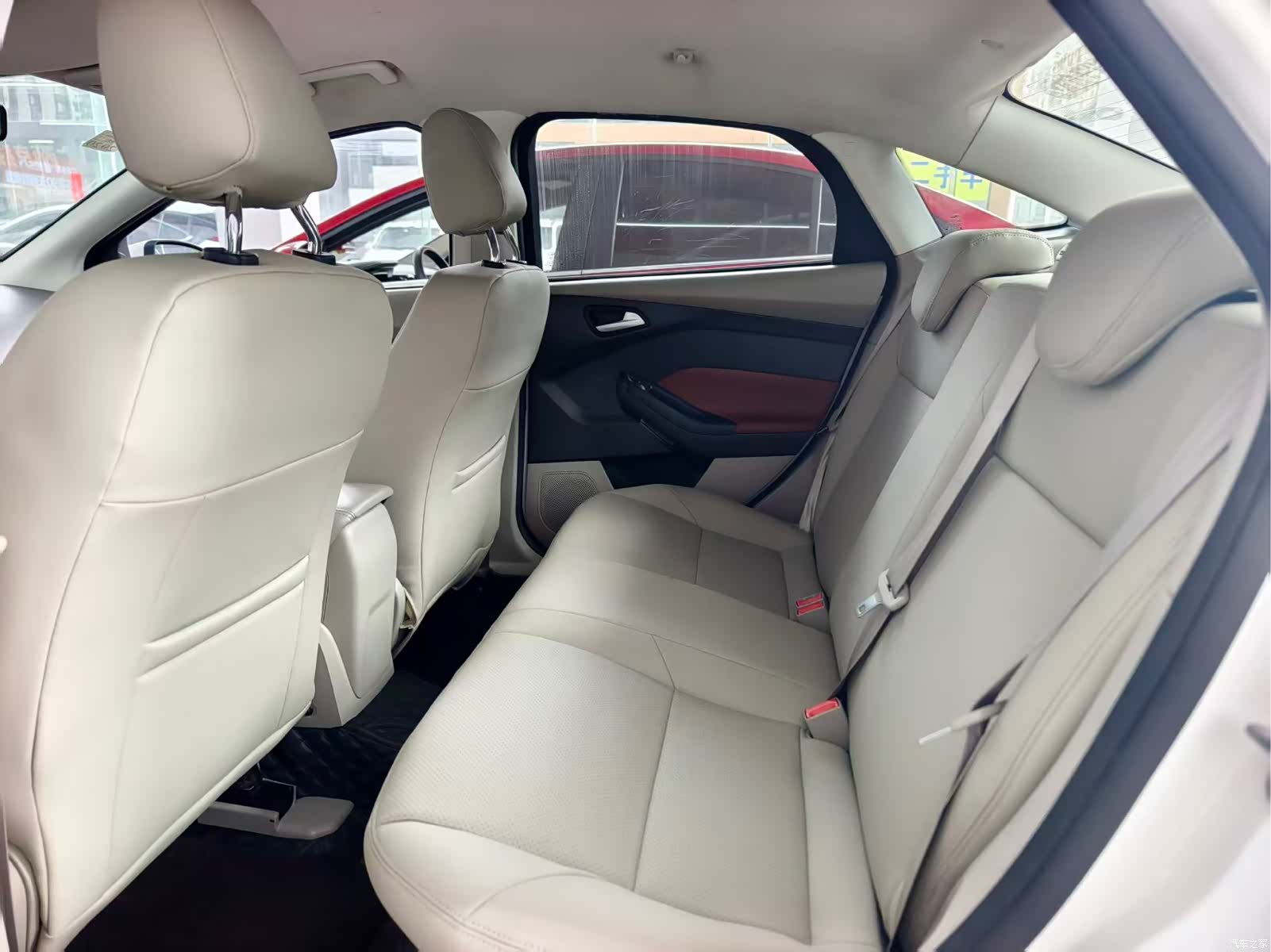 Ford Focus, 2014 10