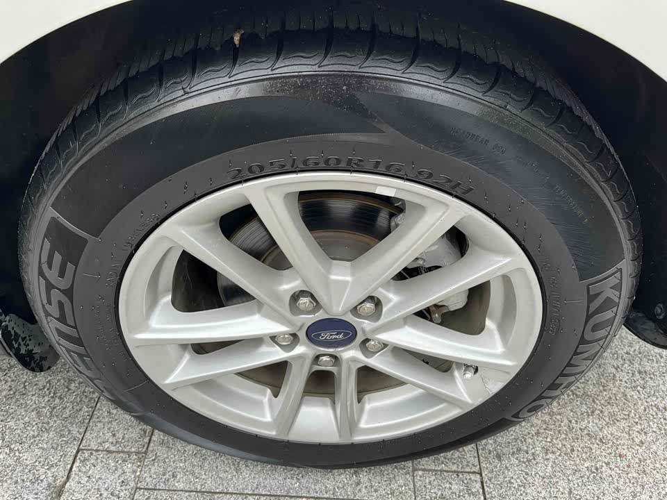 Ford Fox