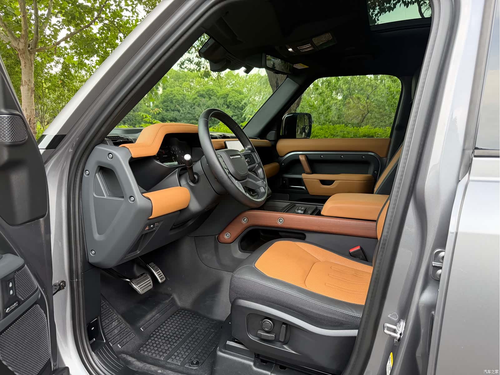 Land Rover Defender, 2023 9