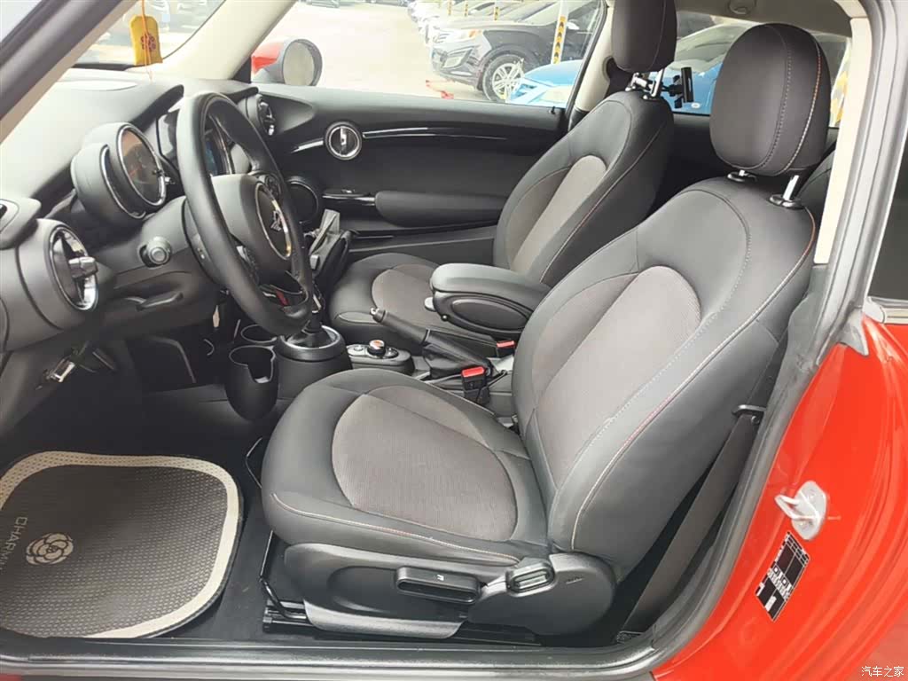 Mini ONE, 2019 15