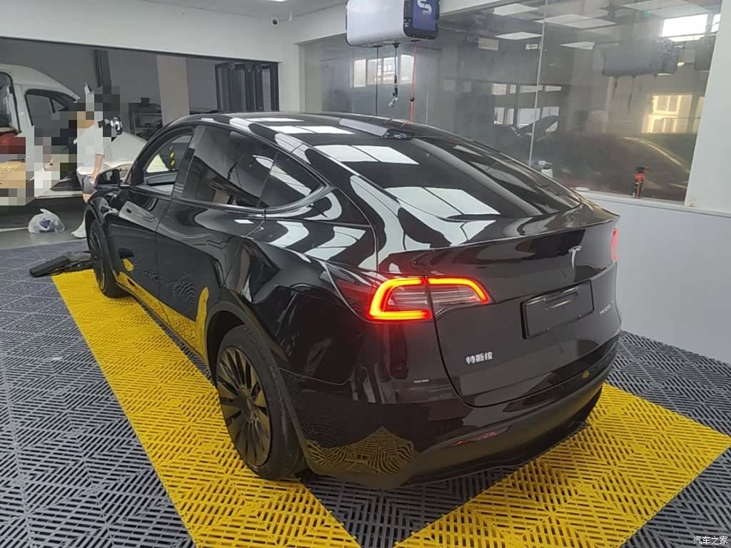 Tesla Model Y, 2024 все фото