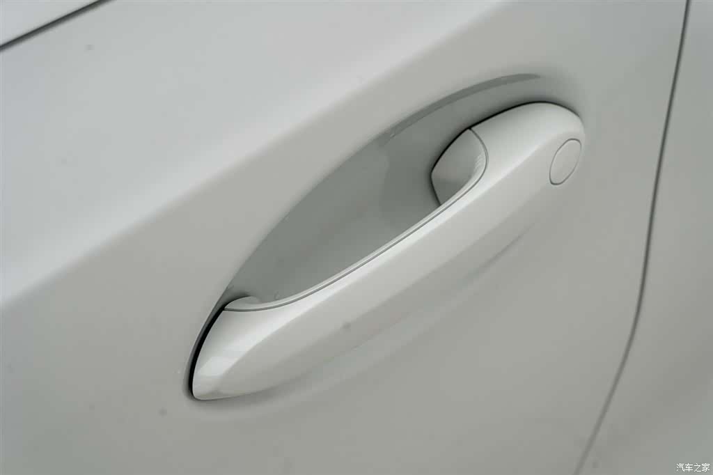 BMW 3 Series, 2025 11