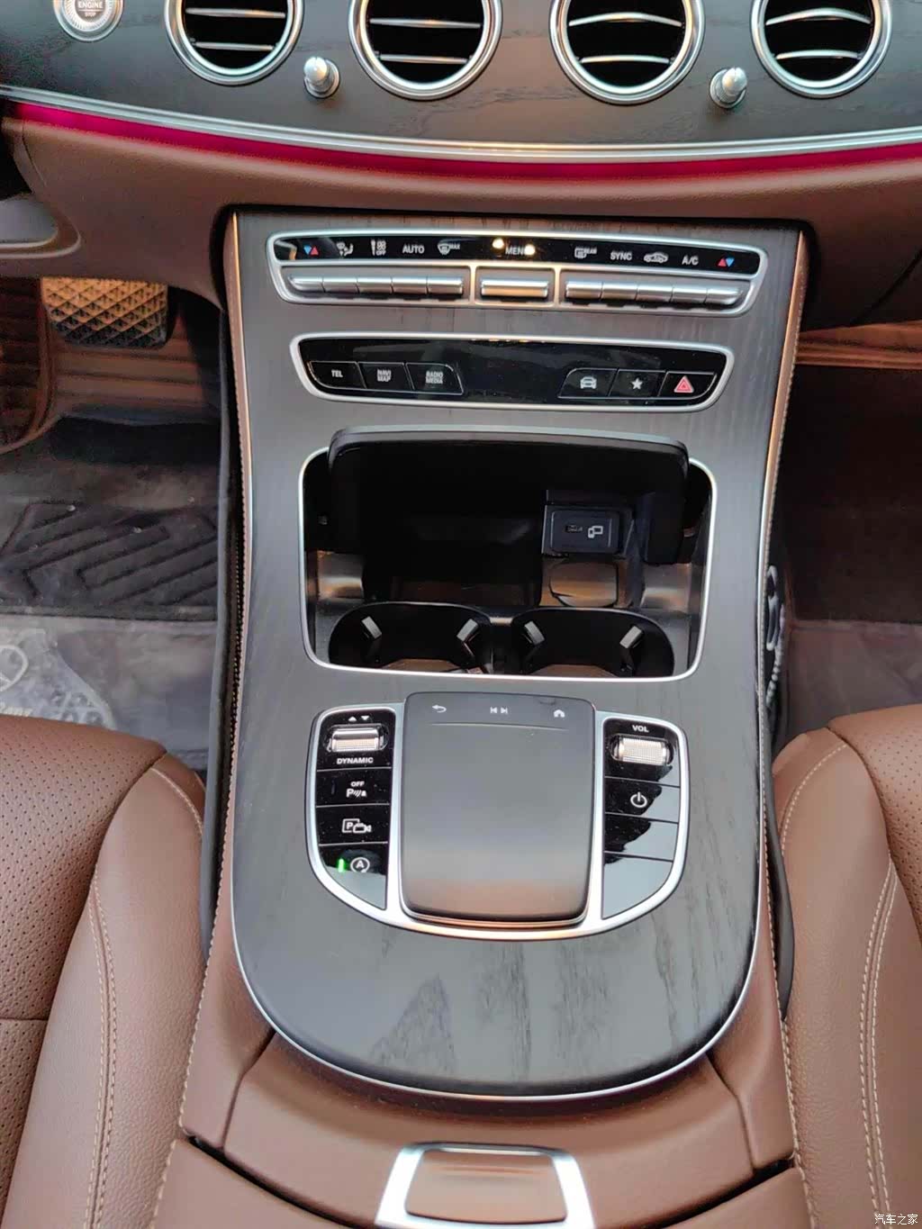 Mercedes-Benz E-Class, 2022 11