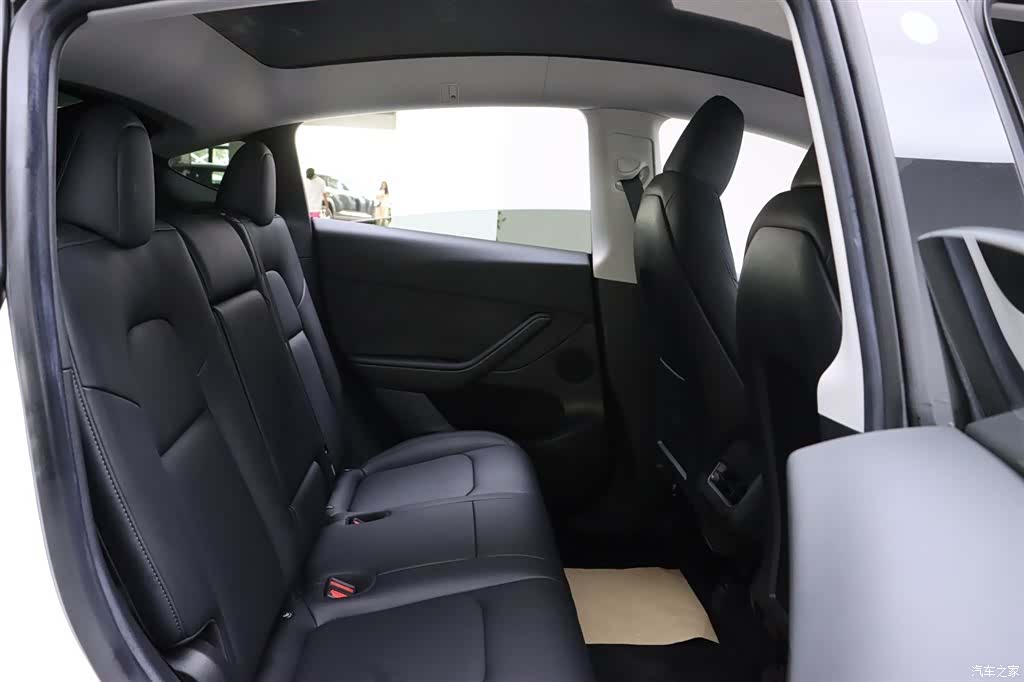 Tesla Model Y, 2022 14
