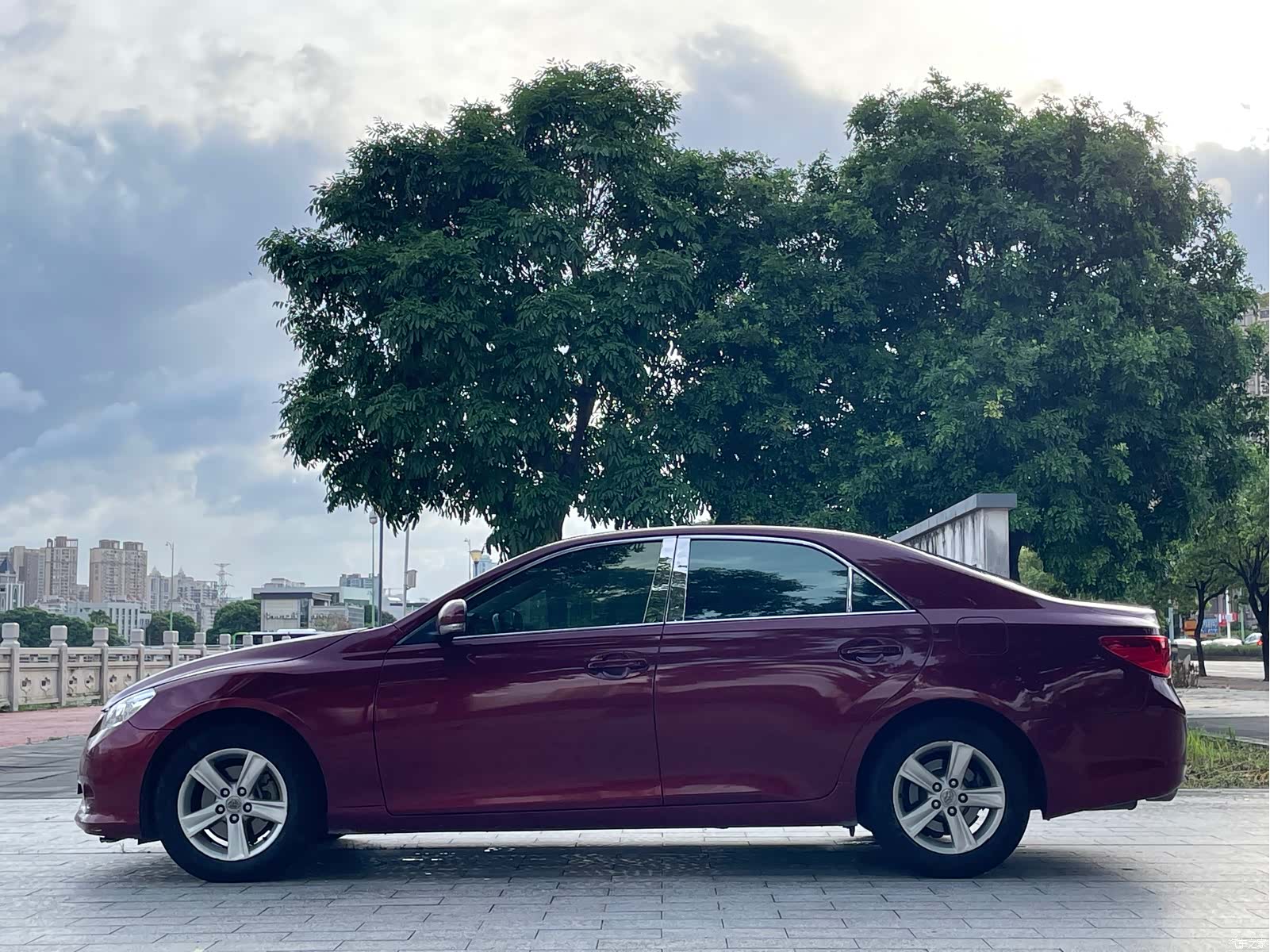 Toyota 2.5V, 2011 7