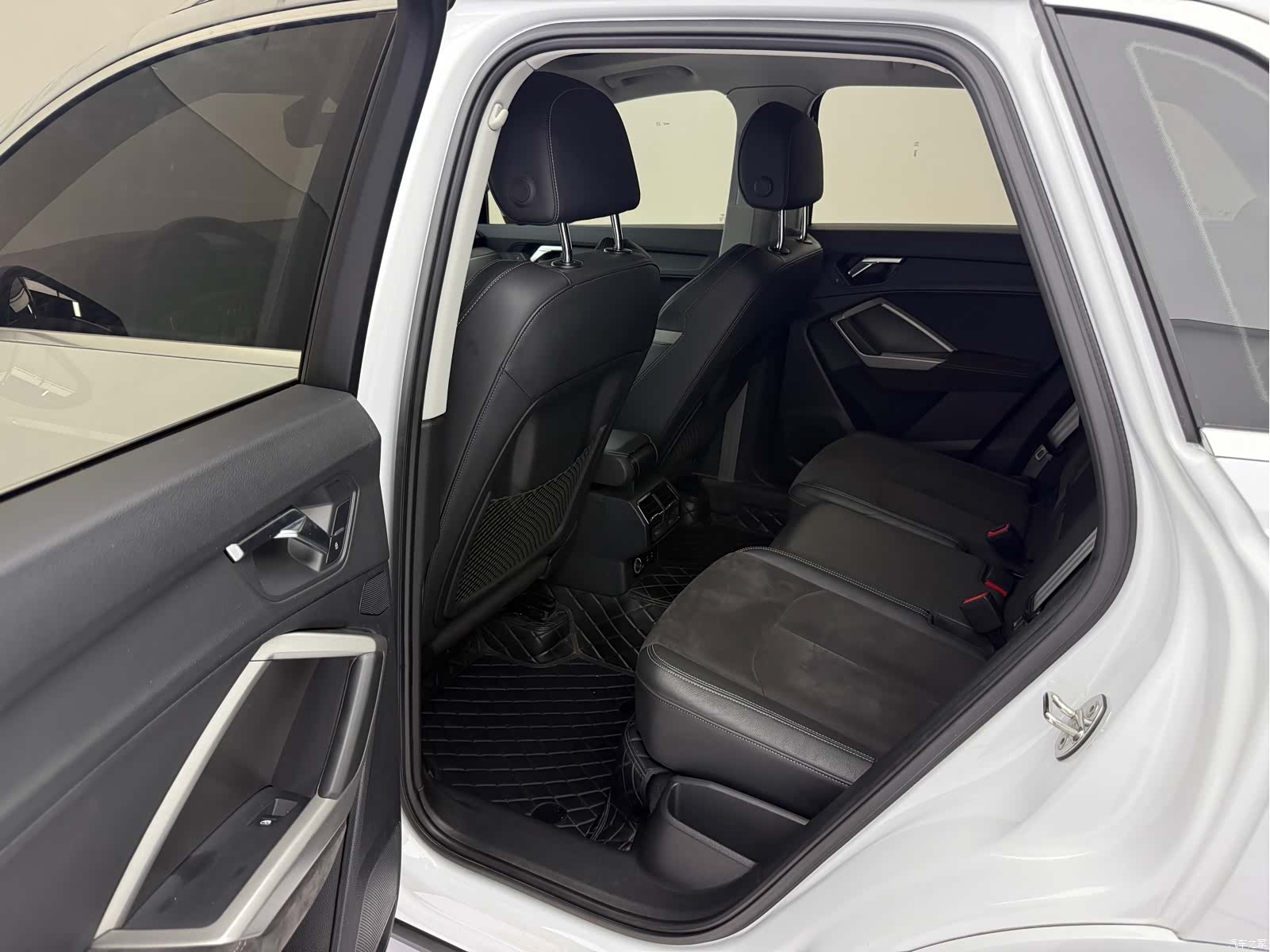 Audi Q3, 2023 12