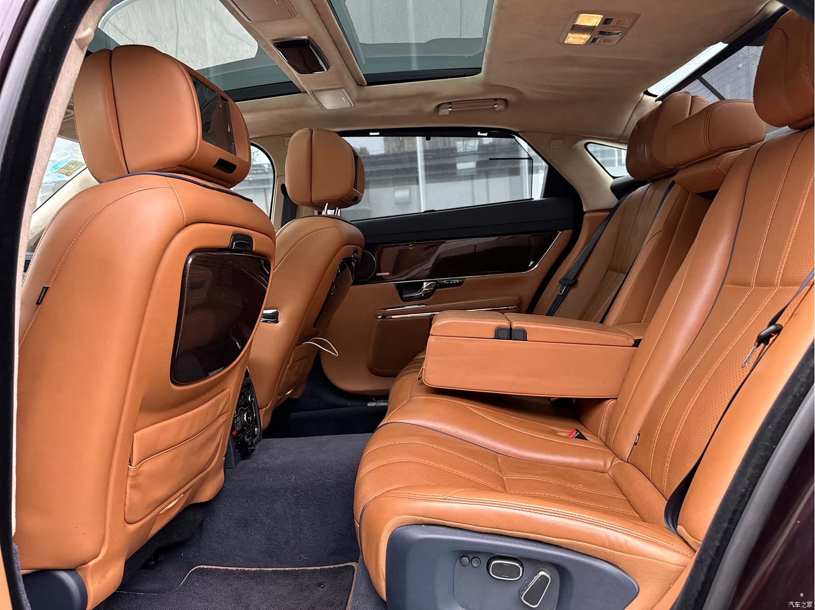 Jaguar XJ, 2012 10
