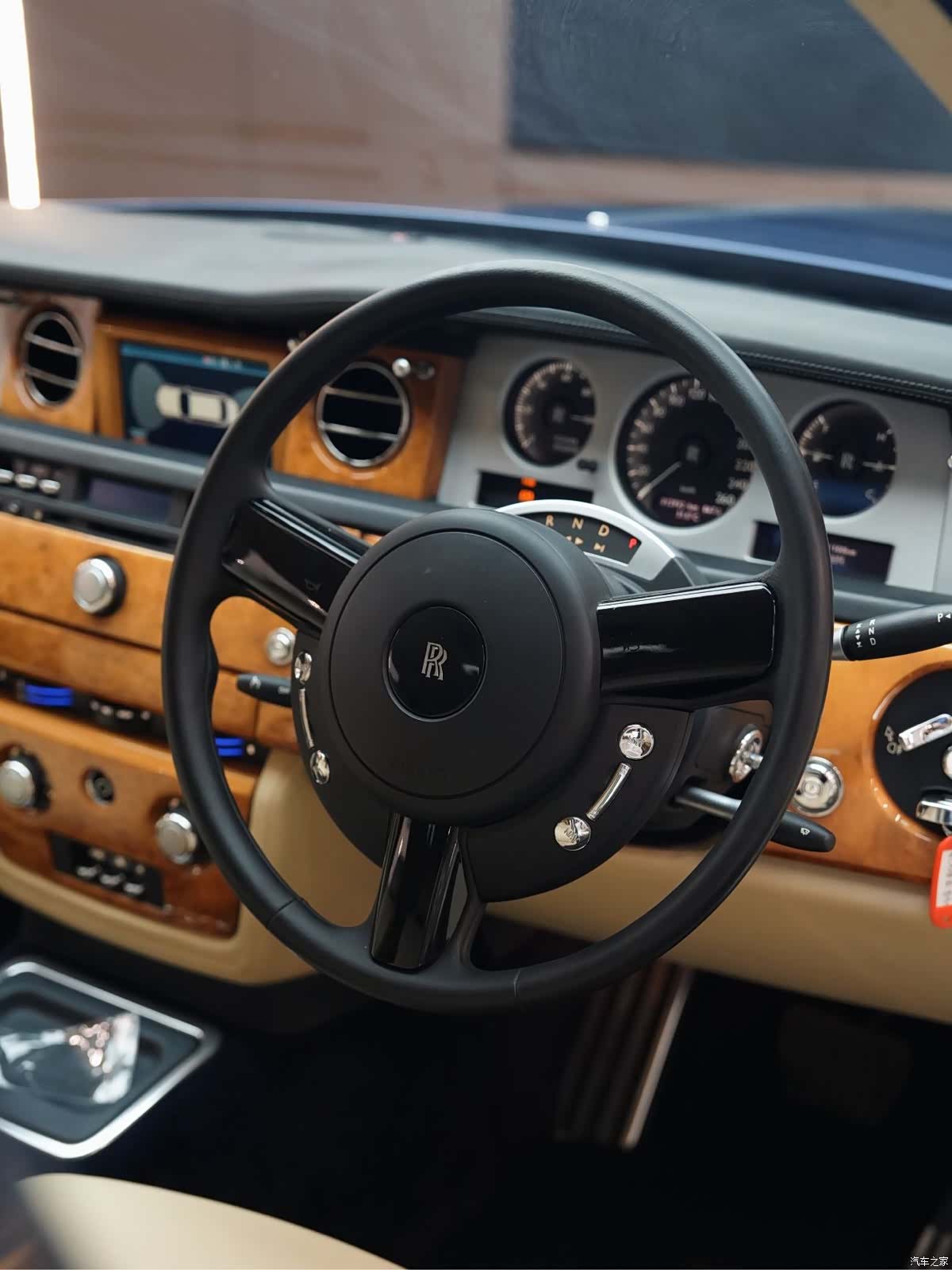 Rolls-Royce Phantom, 2004 6