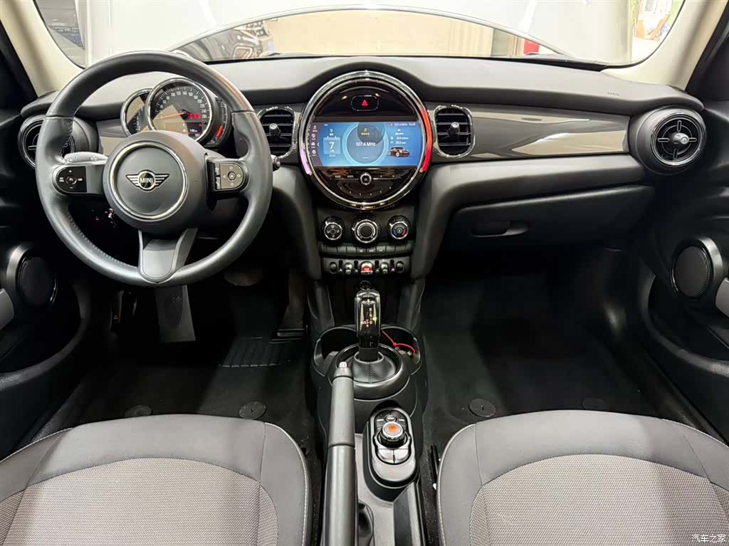 Mini ONE, 2023 19
