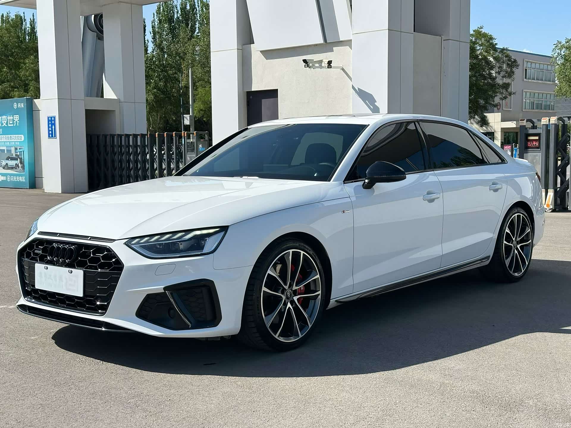 Audi A4L, 2023 1