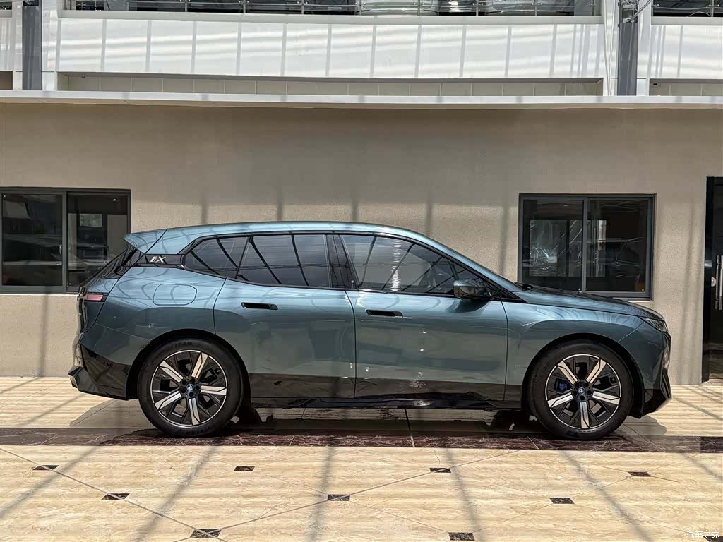 BMW iX, 2024 3