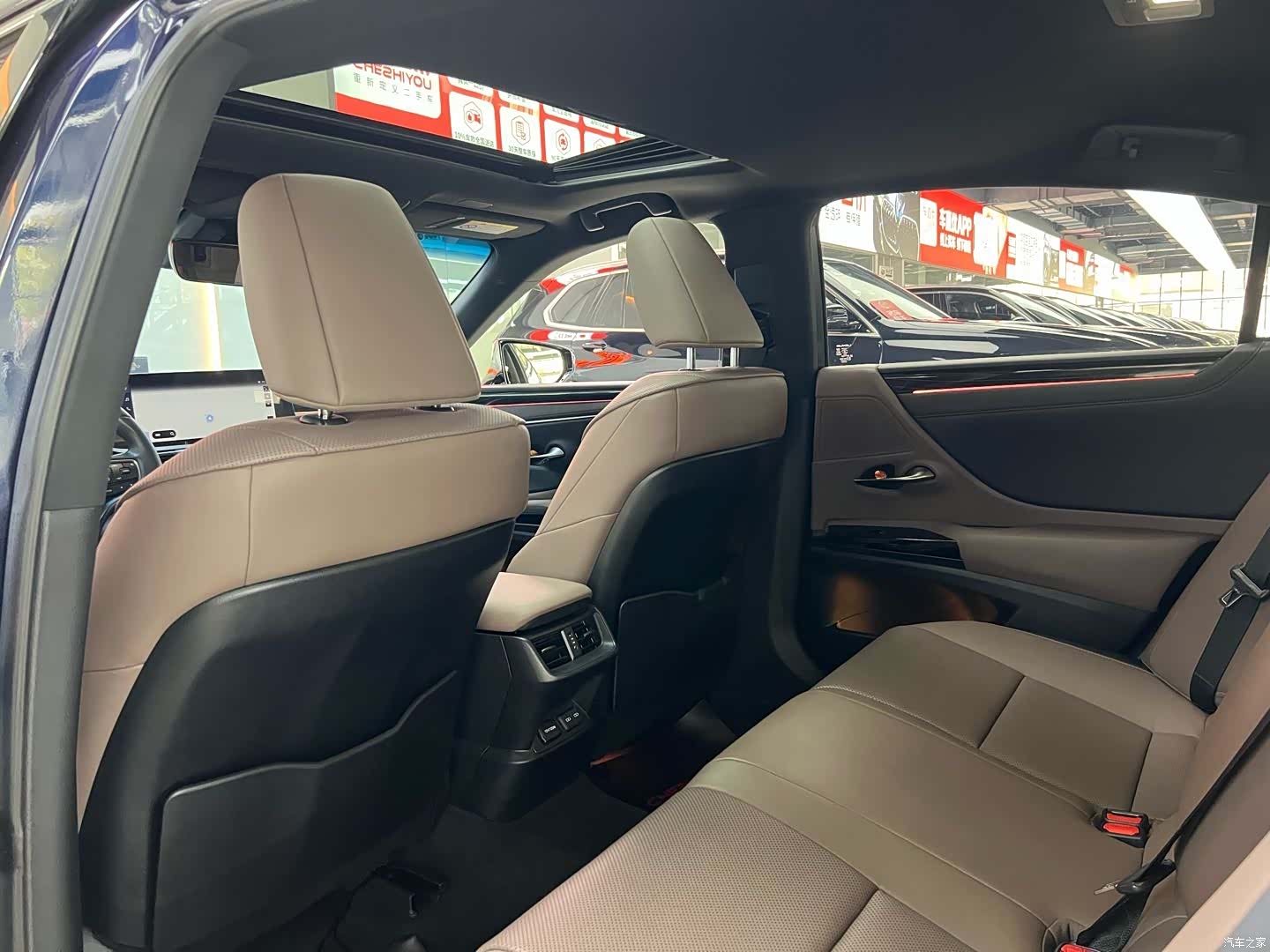 Lexus ES, 2023 11