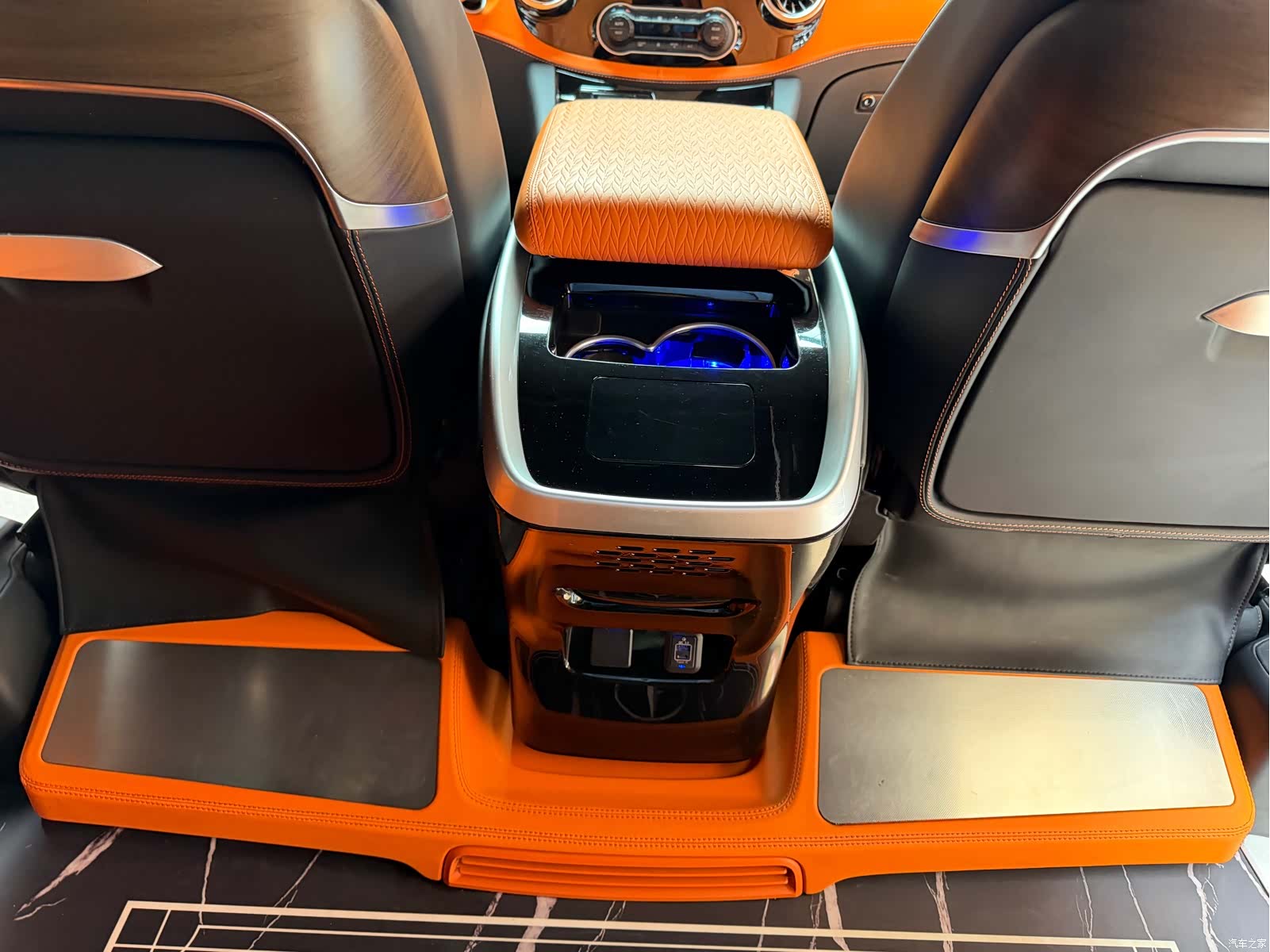 Mercedes-Benz 7, 2024 23