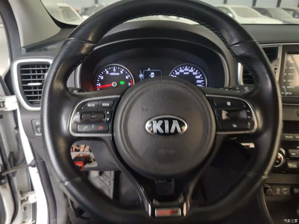 Kia KX5, 2017 11