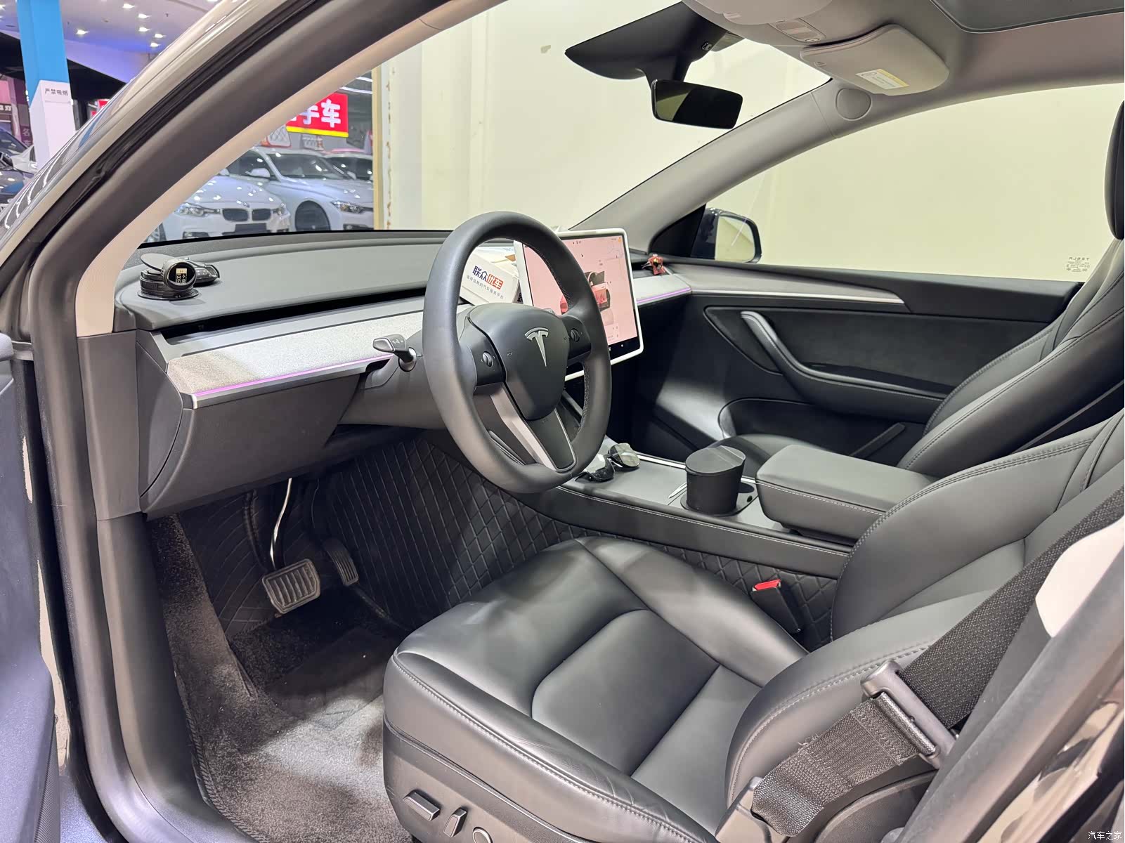Tesla Model Y, 2024 8