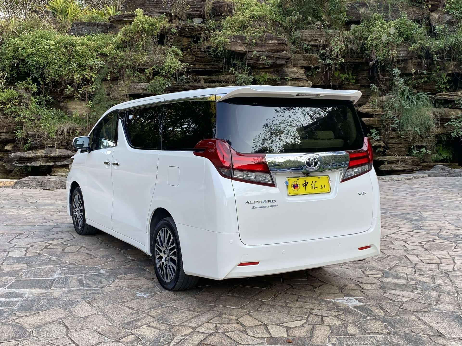 Toyota Alphard, 2015 7