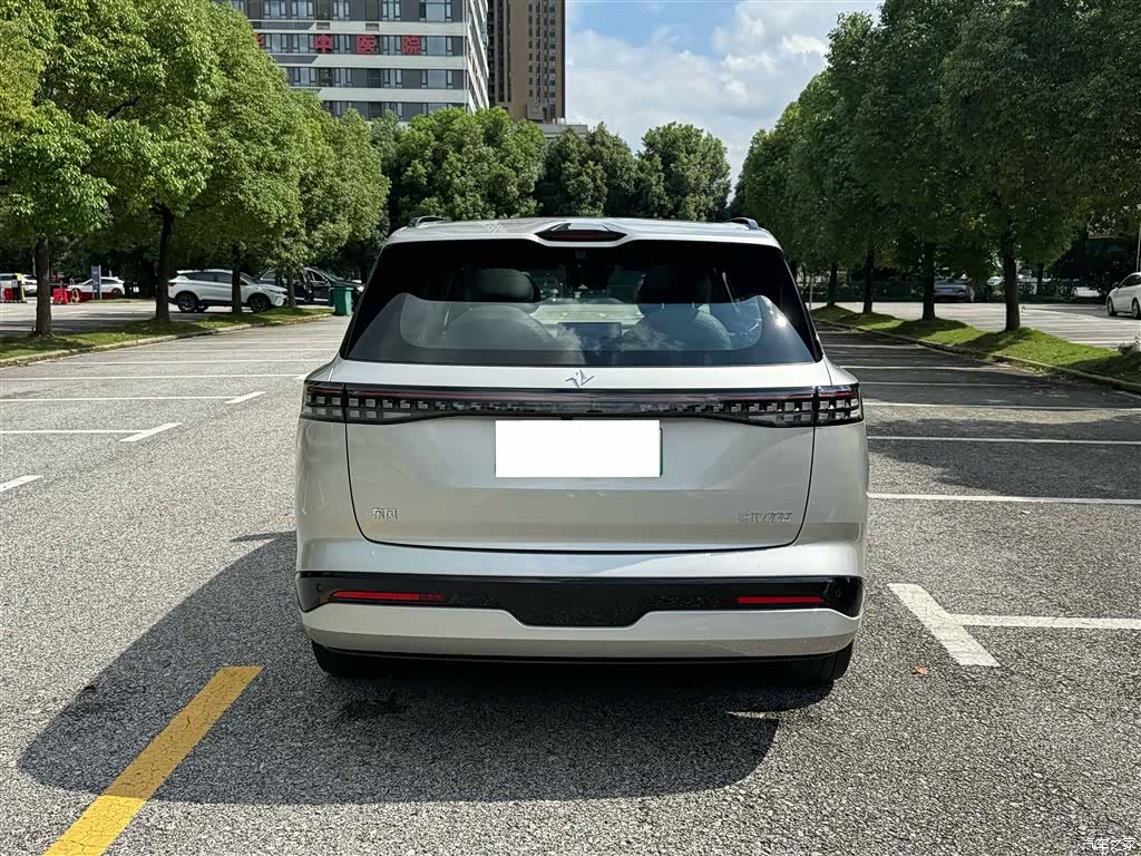DongFeng eπ008, 2025 12