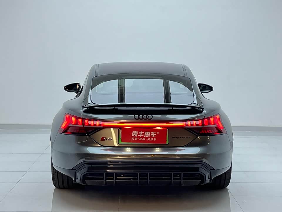 Audi RS GT